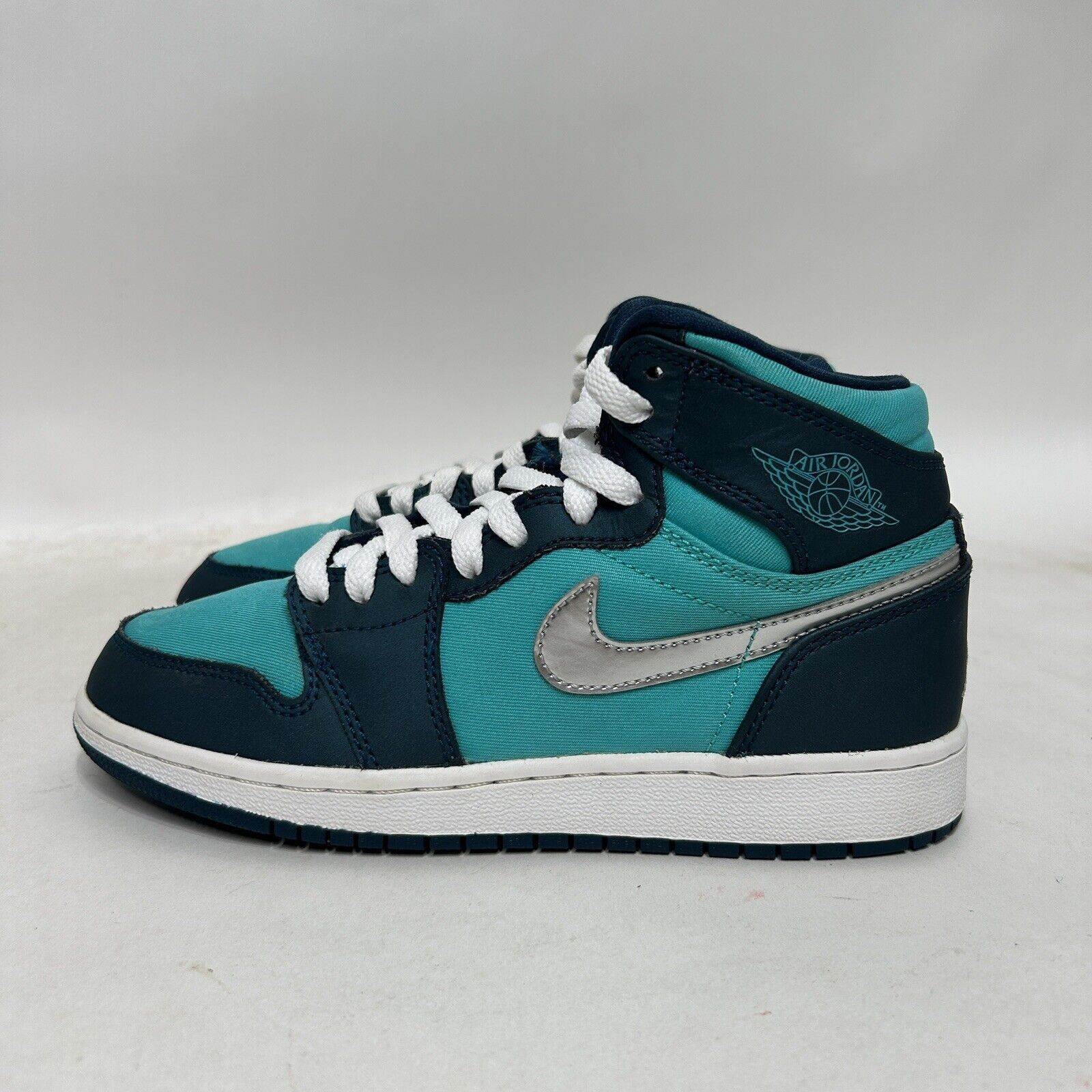 Nike Nike Shoes Air Jordan 1 Retro High GG “Hyper Jade” 2024 Size US 5.5 / IT 35.5 - 6 Thumbnail