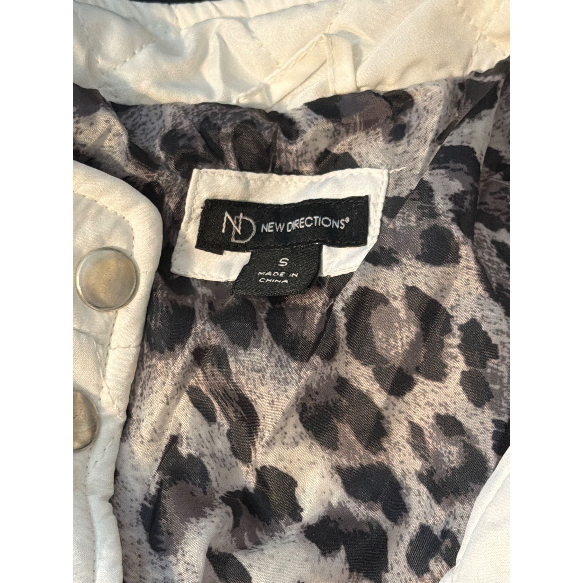 Other New Directions White Quilted Puffer Vest Silver Tone Snap Fr Size S / US 4 / IT 40 - 5 Thumbnail
