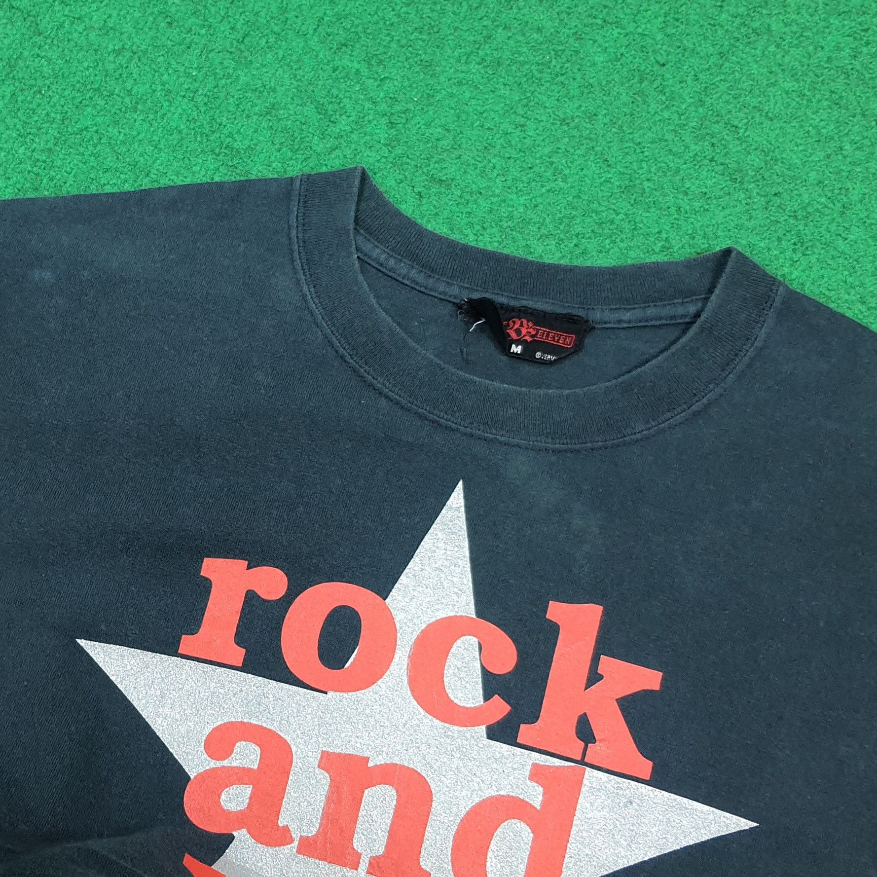 Japanese Brand Vintage B'z Japan Rock Band Rock and Roll Tshirt C285N20 Size US M / EU 48-50 / 2 - 9 Thumbnail
