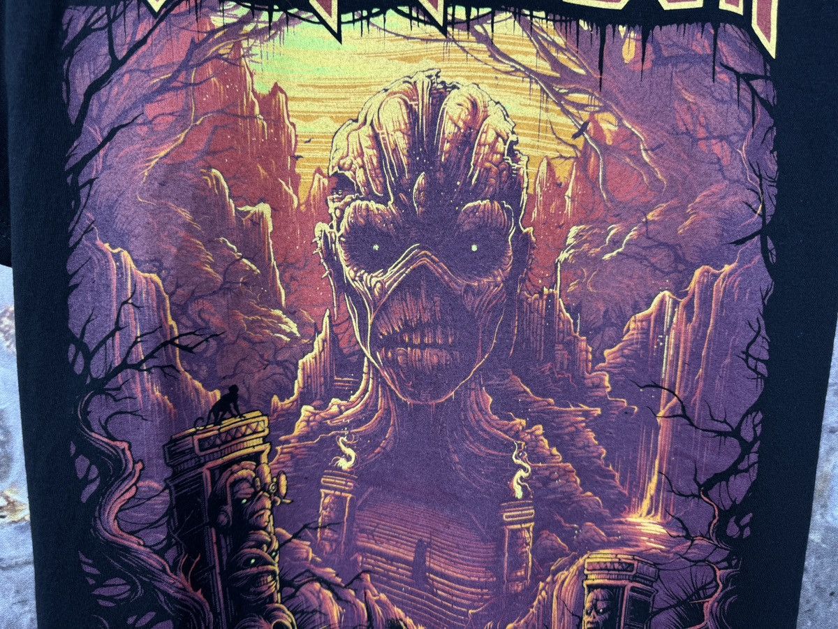 Iron Maiden Men’s Iron Maiden World Tour 2017 T-Shirt Size Medium Size US M / EU 48-50 / 2 - 8 Thumbnail