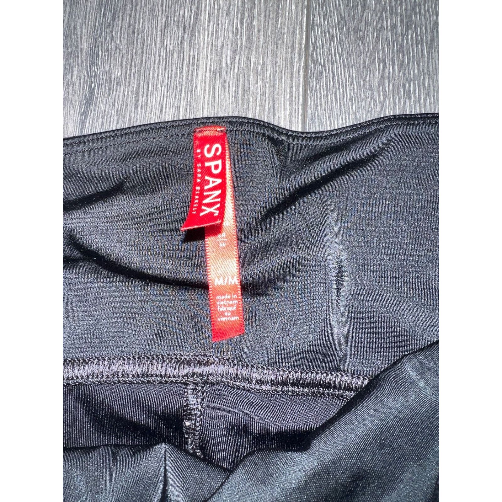 Spanx Spanx Faux Leather Black Leggings Women’s Size M A003184 Size 27" / US 4 / IT 40 - 4 Thumbnail