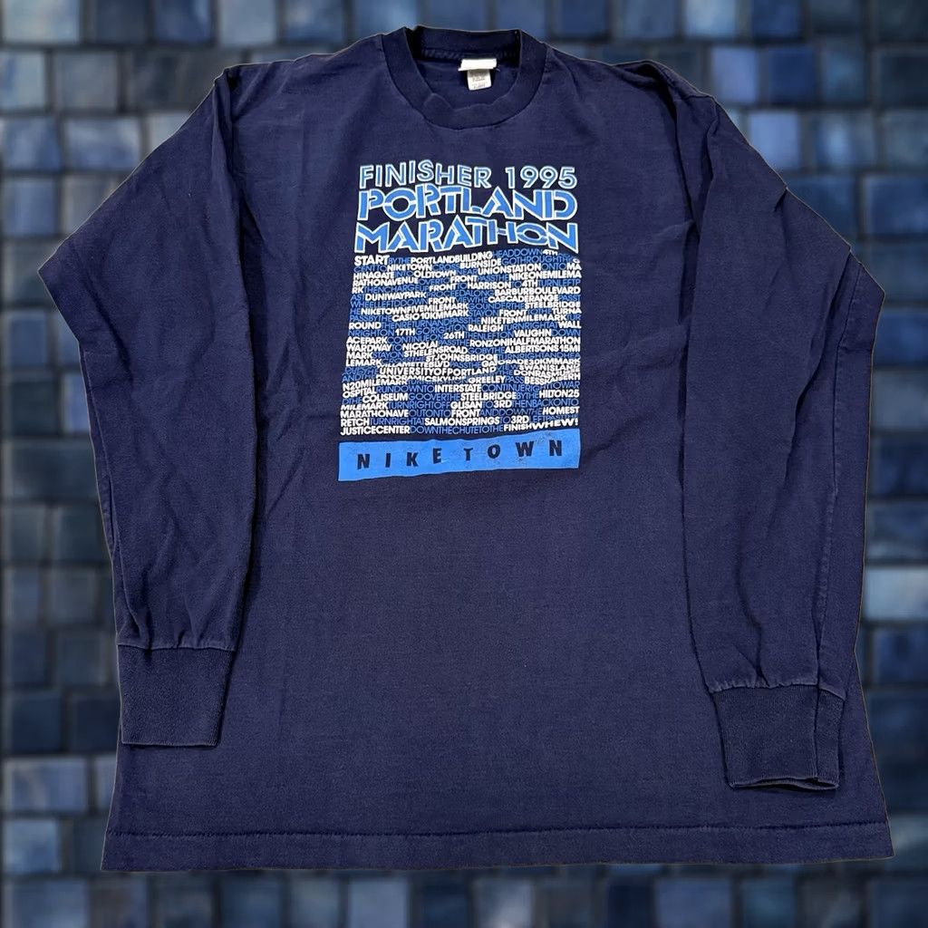 Nike VINTAGE Nike Niketown Portland Marathon Shirt XL BLUE Long Sleeve Crew Neck Mens 1990s USA MARKINGS Size US XL / EU 56 / 4 - 1 Thumbnail