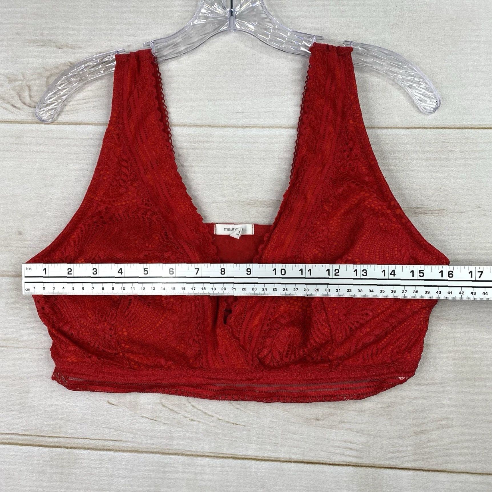 Vintage Maurices Bralette 1X Red Lace Triangle Wide Strap Removable Pads Pullover Wireless Nylon Blend Floral Pattern Shirt? Size ONE SIZE - 4 Thumbnail