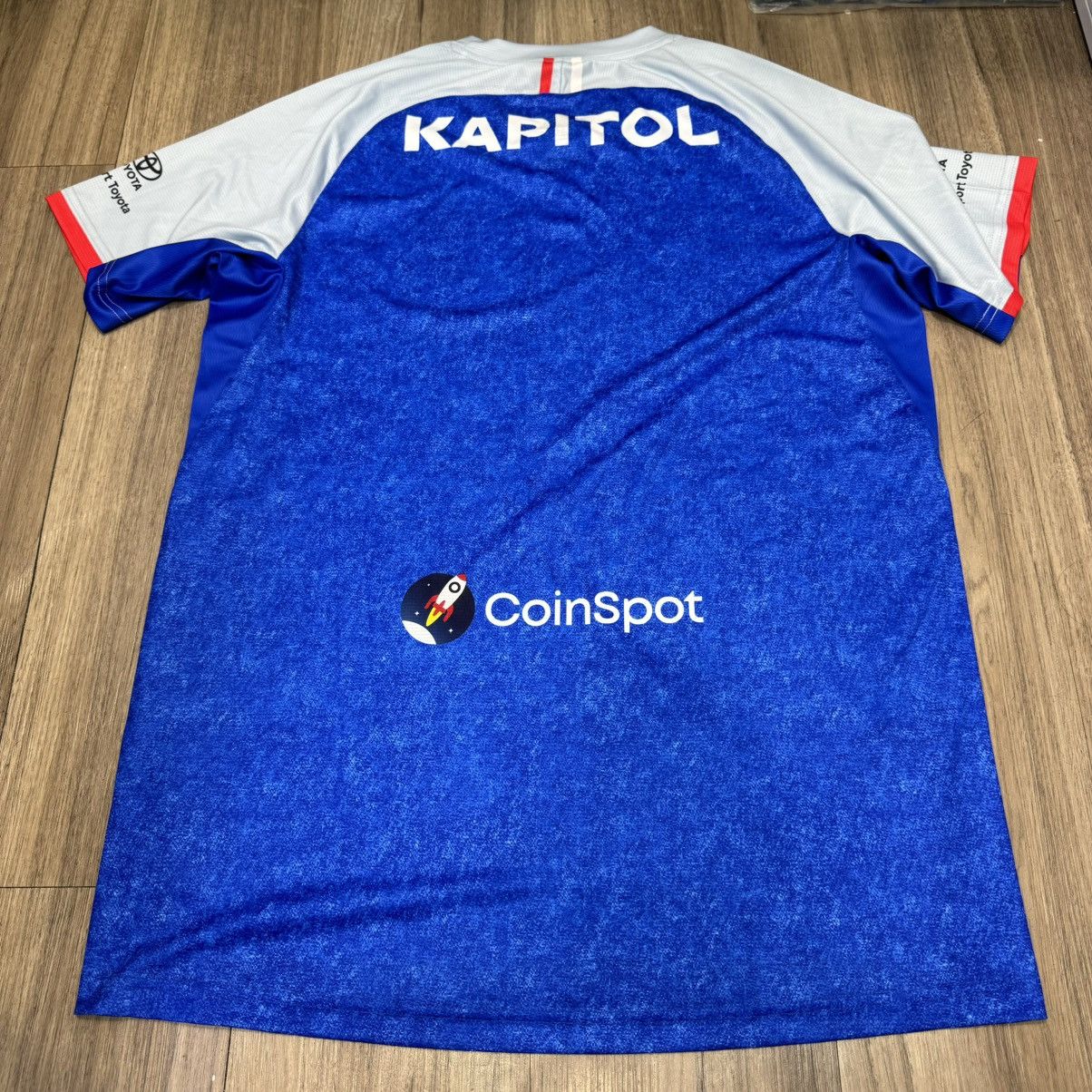 Asics Western Bulldogs Asics 2026 Training jersey Size US XL / EU 56 / 4 - 2 Thumbnail