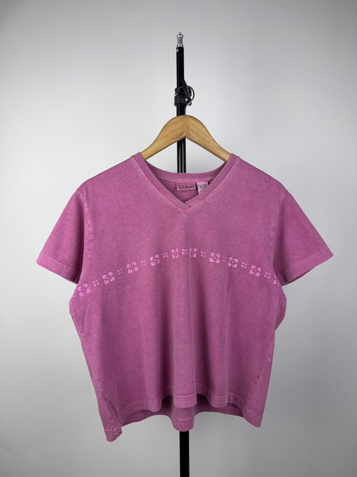 L.L. Bean Vintage L.L. Bean Pink Floral Tee V-Neck 90s USA Made Size M / US 6-8 / IT 42-44 - 1 Thumbnail