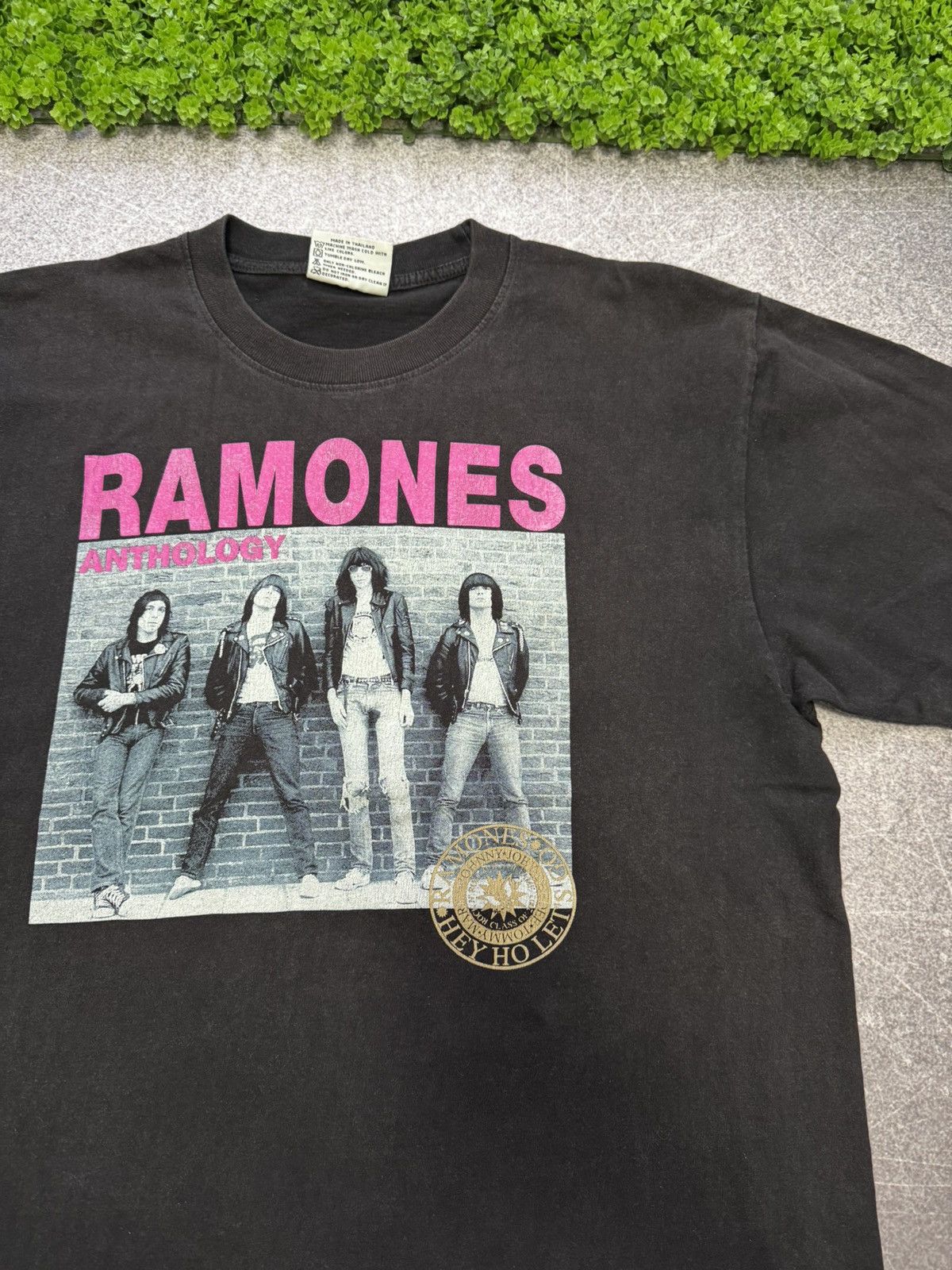 Band Tees VINTAGE 90S RARE RAMONES HEY HO Lets GO TOUR T SHIRT Rock Size US L / EU 52-54 / 3 - 6 Thumbnail