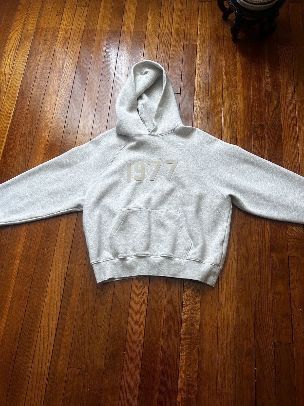 Essentials Essentials Fear of God “1977” Hoodie White/OffWhite XS Size US XS / EU 42 / 0 - 1 Thumbnail