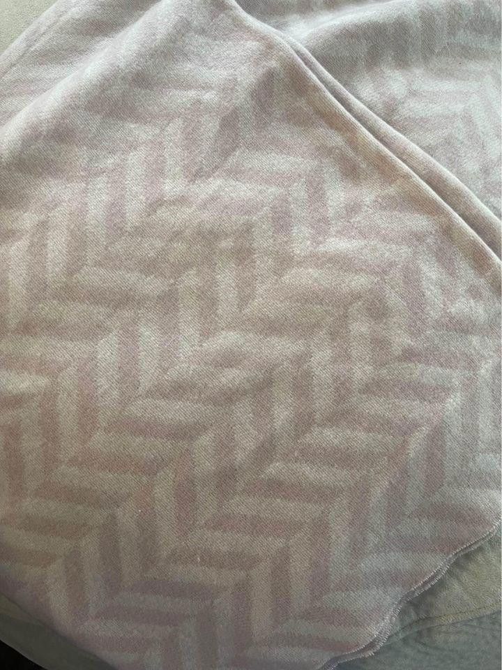Designer Indigo Reading Shawl pink &White Size ONE SIZE - 3 Thumbnail
