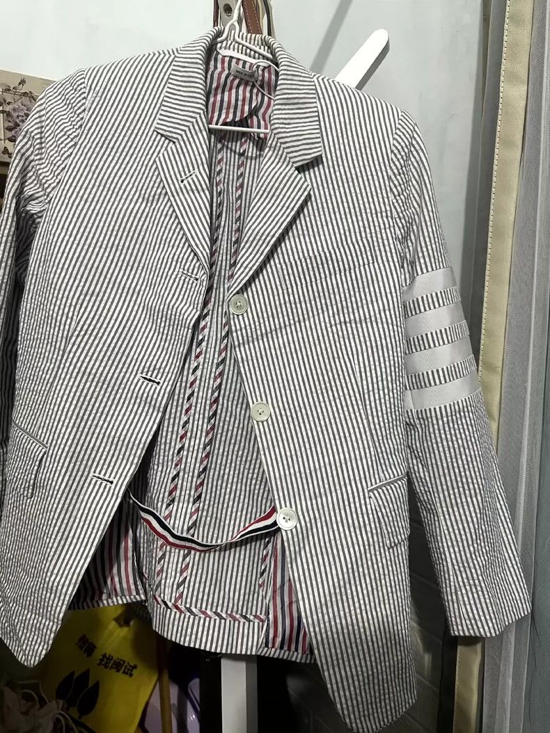 Thom Browne THOM BROWNE40Size 40 Four-Bar Seersucker Medium Blazer 2502 Size XS / US 0-2 / IT 36-38 - 1 Thumbnail