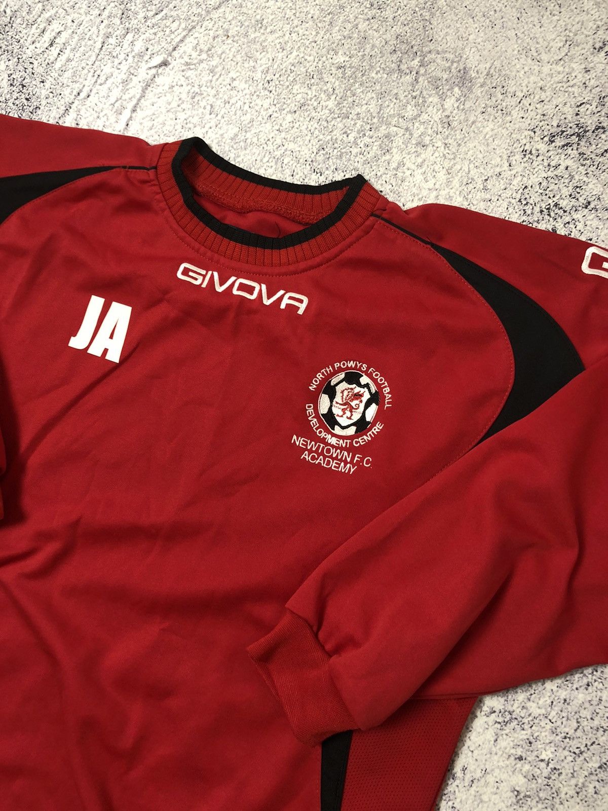 Other Men’s soccer jersey GIVOVA NEWTOWN FC SIZE L Size US L / EU 52-54 / 3 - 5 Thumbnail