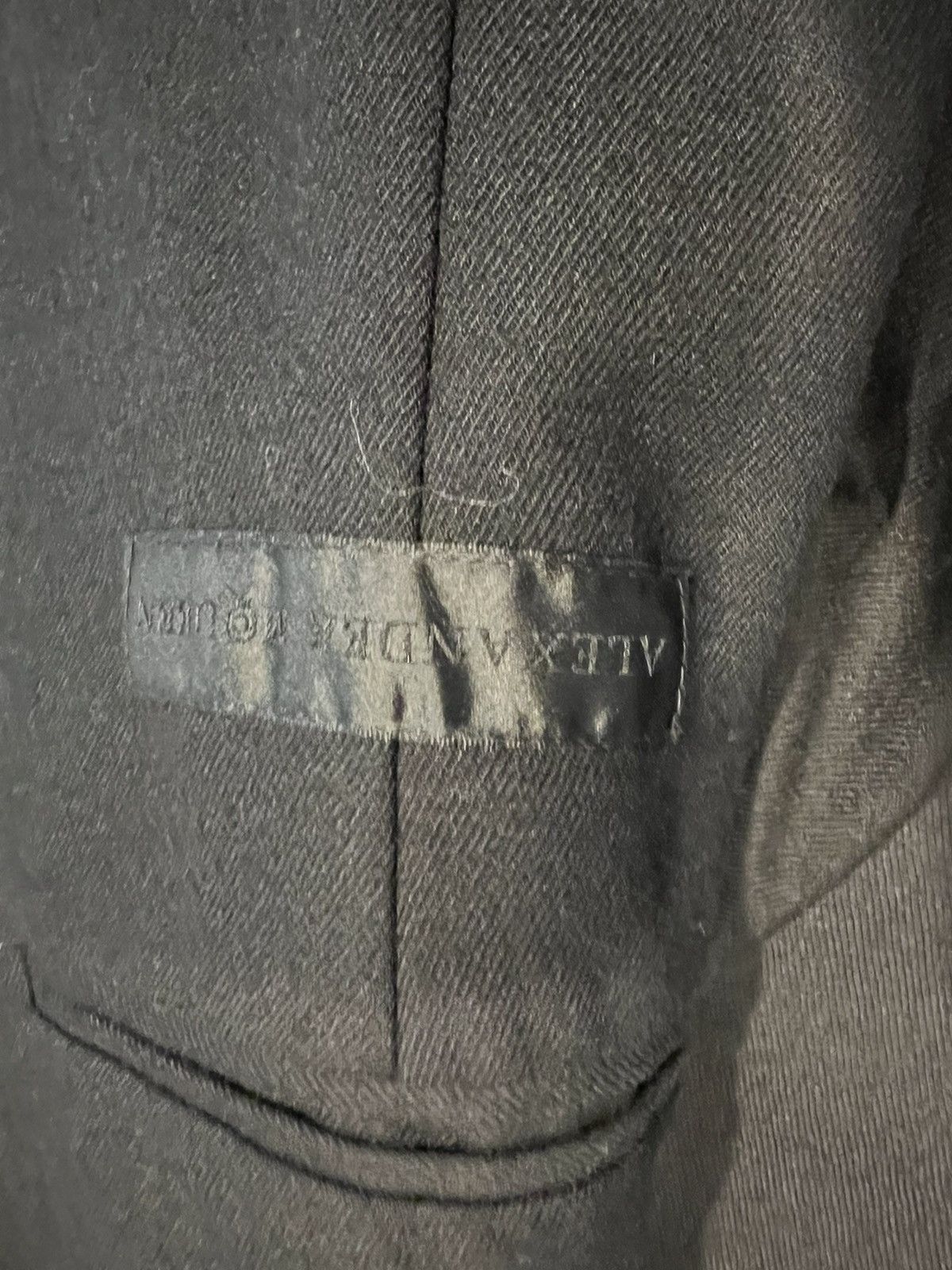 Alexander McQueen Alexander McQueen zip back blazer. 54/L. $3150 Size 44R - 3 Thumbnail