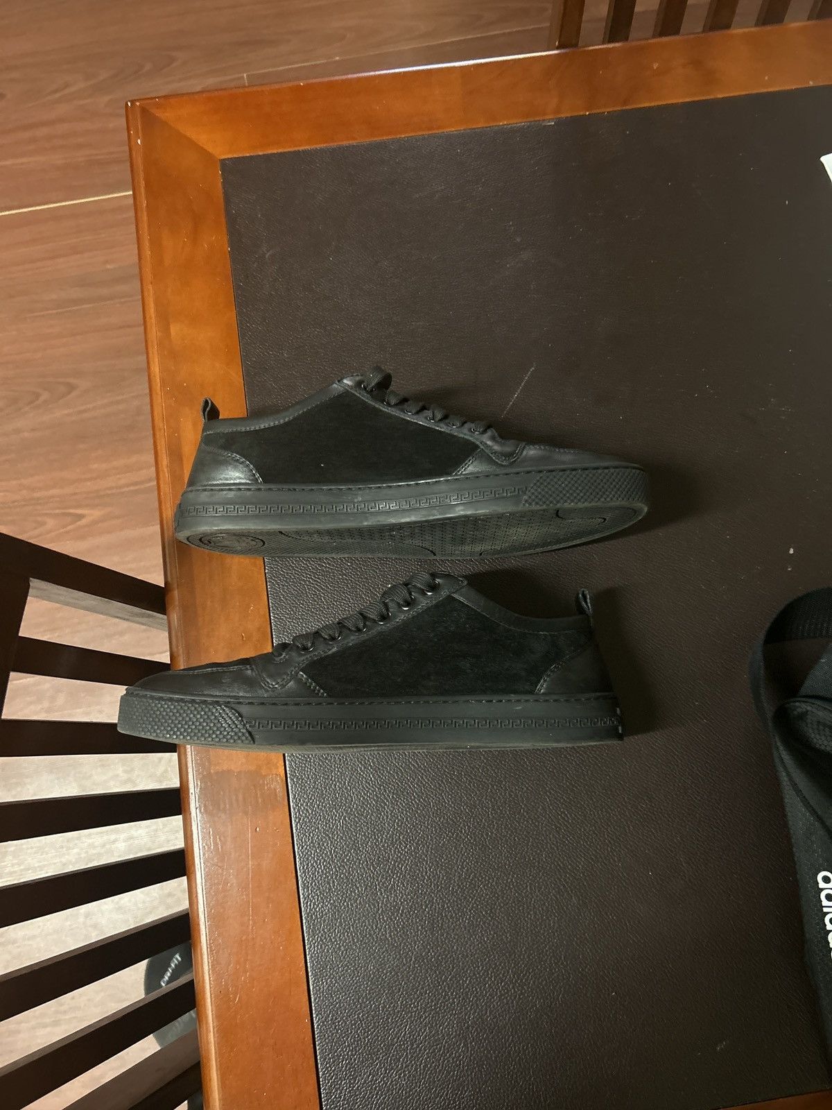 Versace versace black suede medusa low tops Size US 9 / EU 42 - 2 Thumbnail