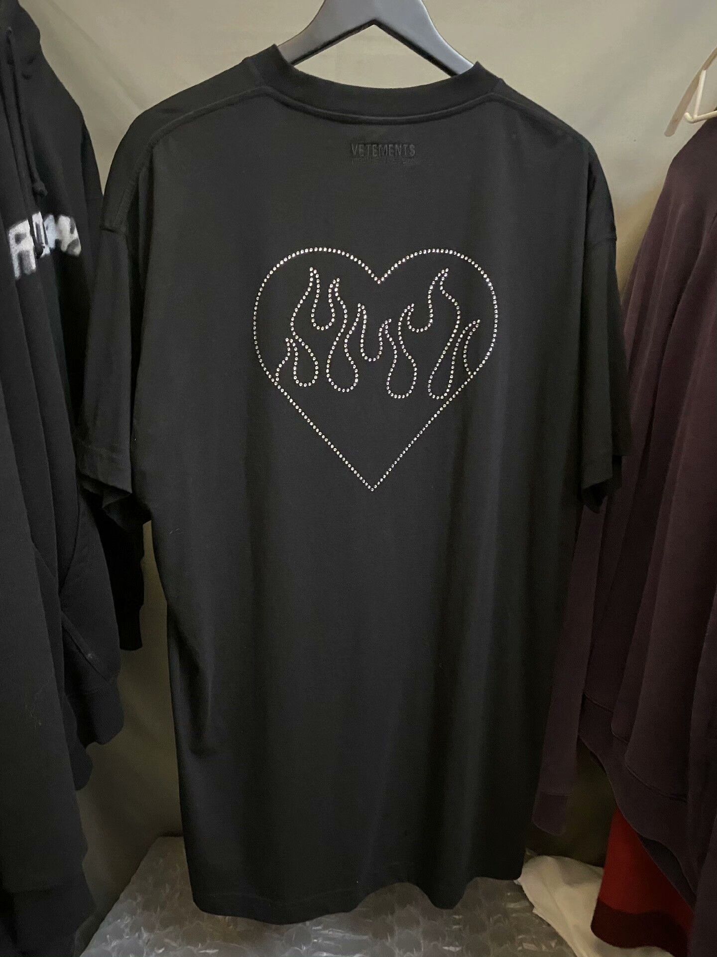 Vetements black heart graphic short sleeve t-shirt Size S / US 4 / IT 40 - 1 Thumbnail