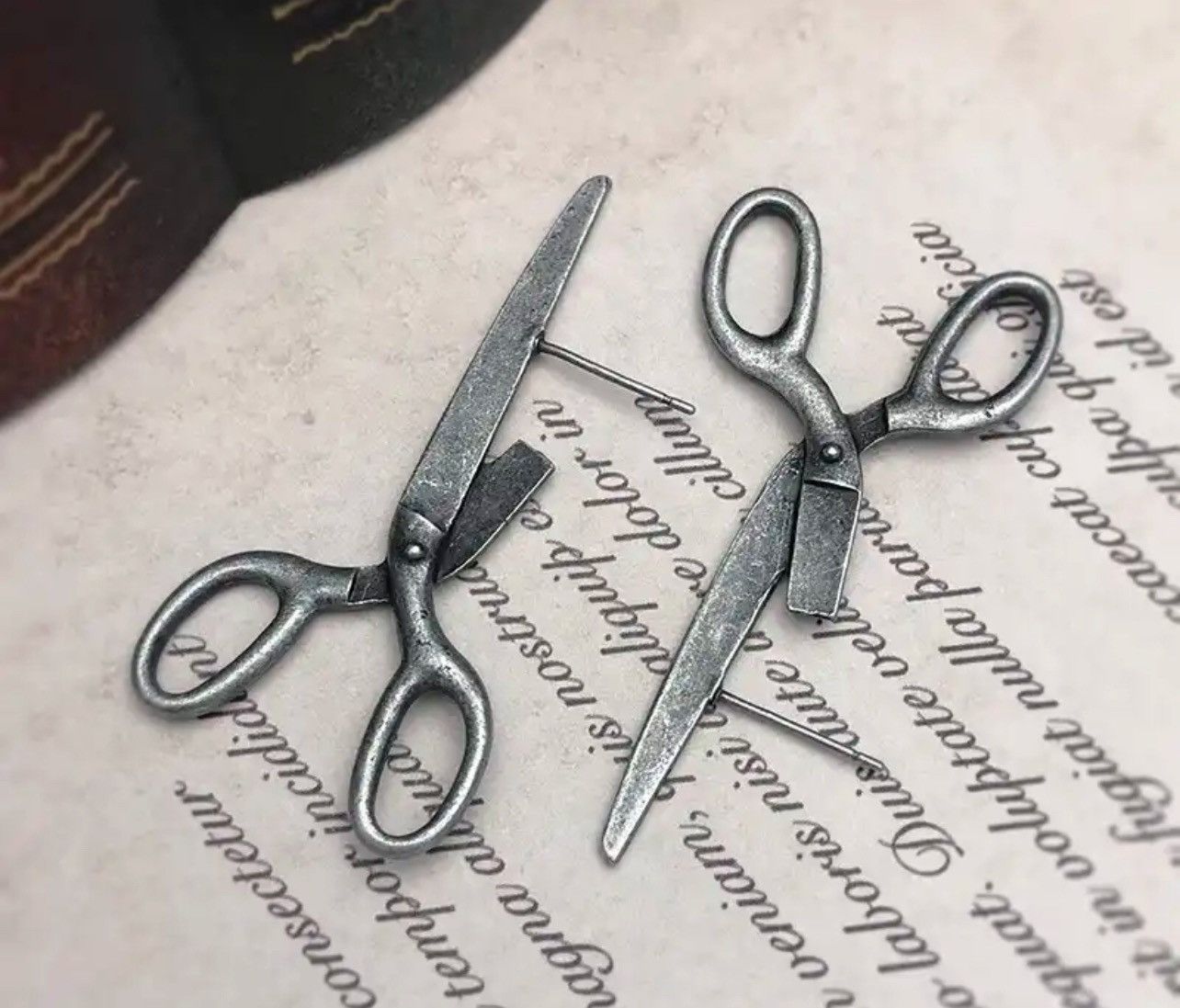 Vintage Fantastic Earnings With Scissor Design Size ONE SIZE - 5 Thumbnail