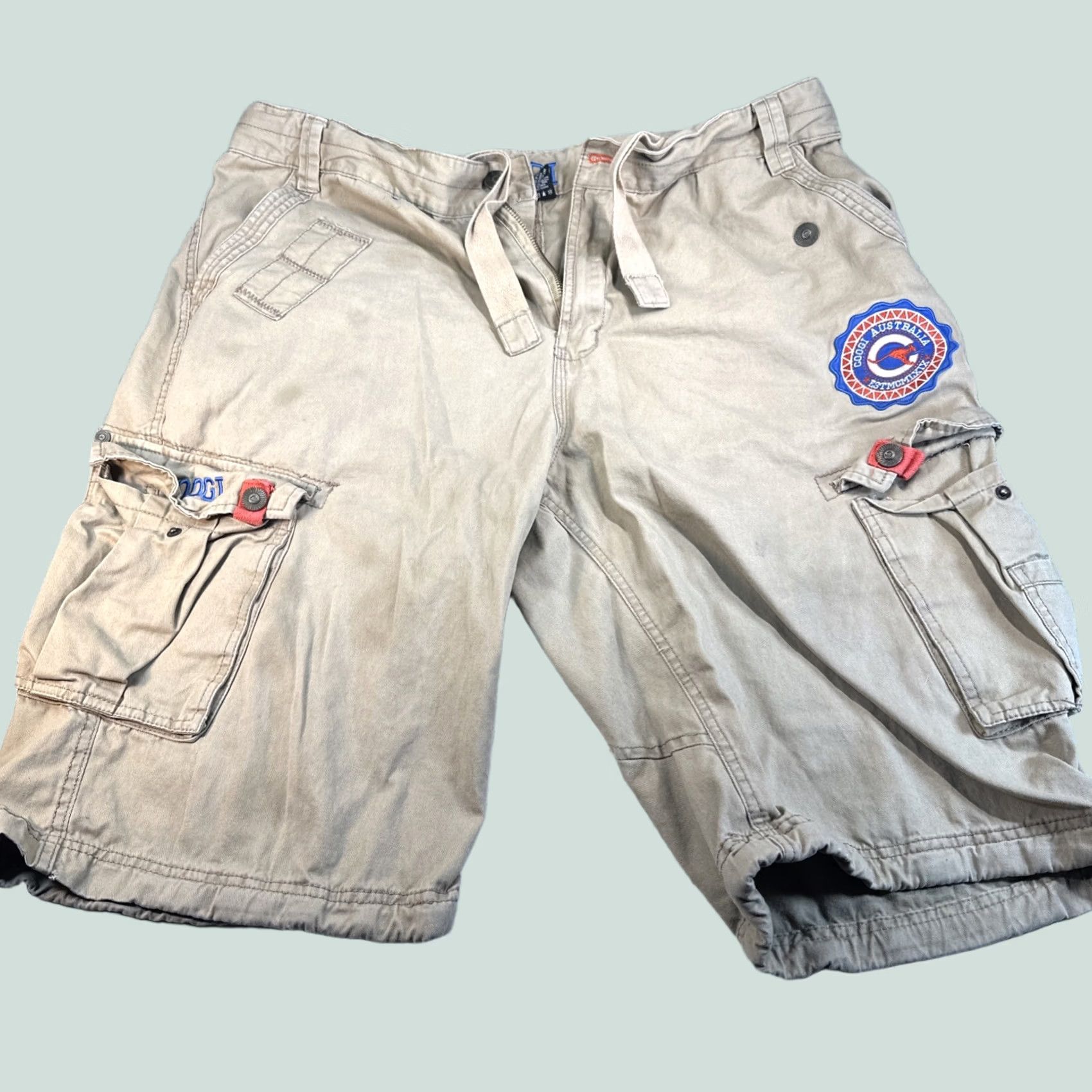 Coogi VINTAGE COOGI Cargo Shorts Mens 40 Beige Embroidered Canvas Cargo Pocket 12in Inseam Relaxed Mid Rise Baggy Y2K Size US 40 / EU 56 - 1 Thumbnail