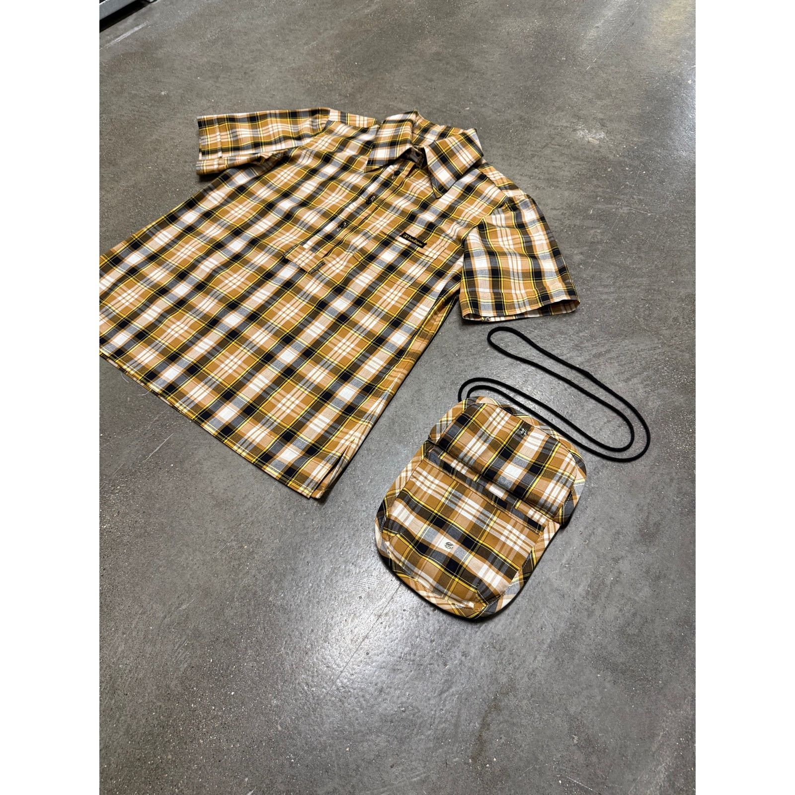 Vintage Vintage Women’s Plaid Button-Up Blouse w/ Matching Side Bag Size M / US 6-8 / IT 42-44 - 3 Thumbnail