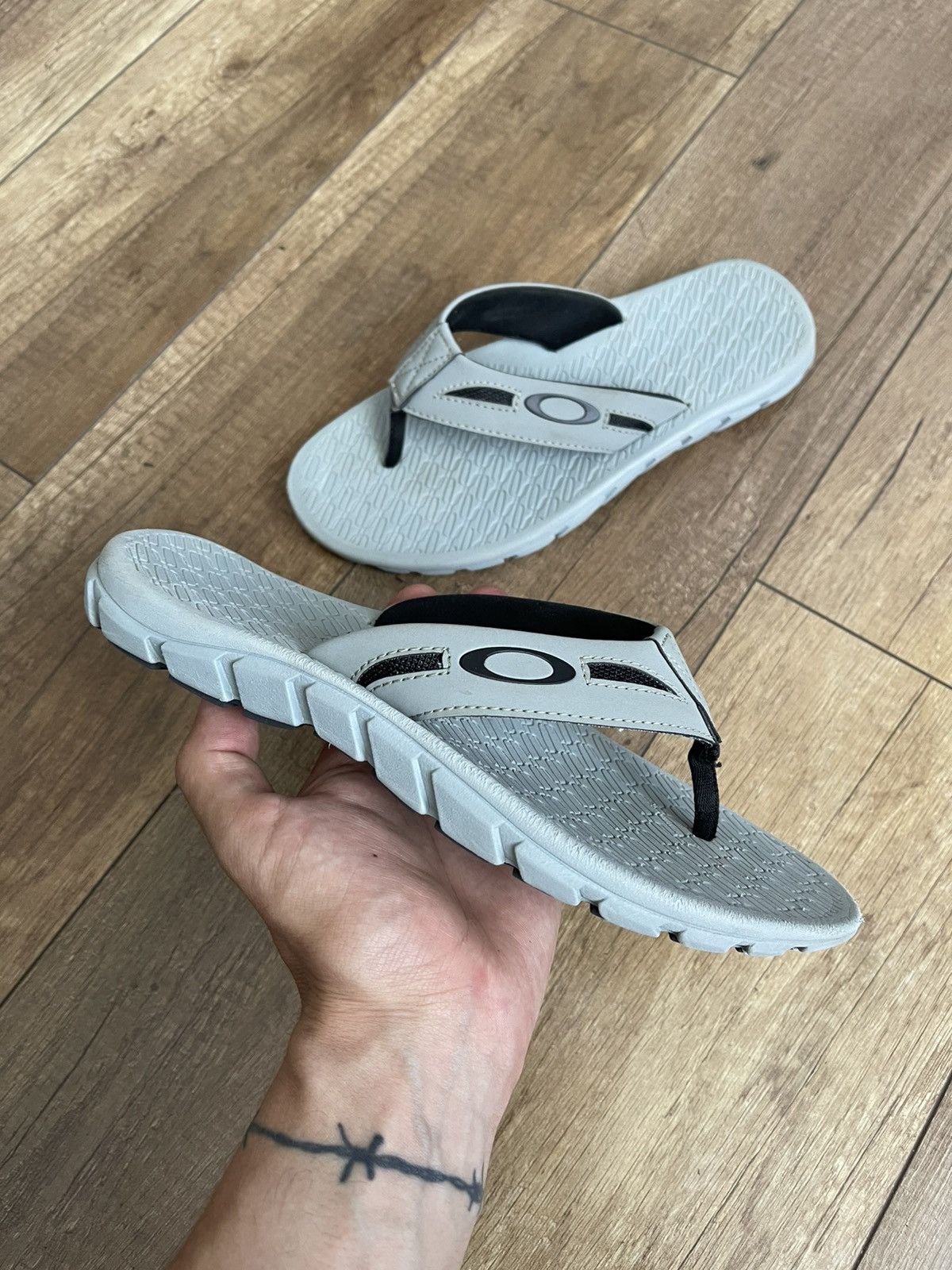 Oakley Oakley Operative Sandals Shoes Size US 7 / EU 40 - 3 Thumbnail