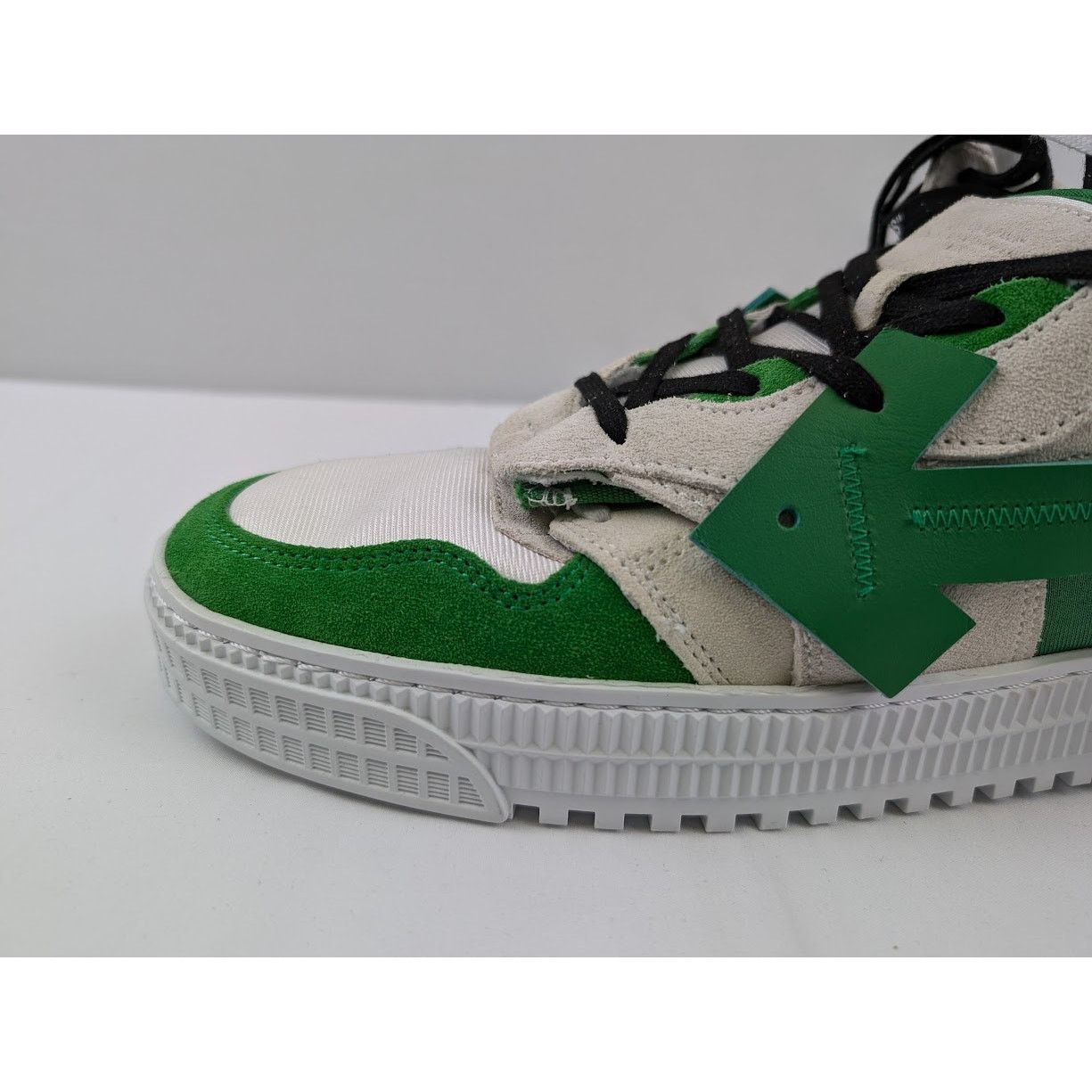 Off-White o1rshd1 Floating Arrow Sneakers in White / Green Size US 13 / EU 46 - 3 Thumbnail