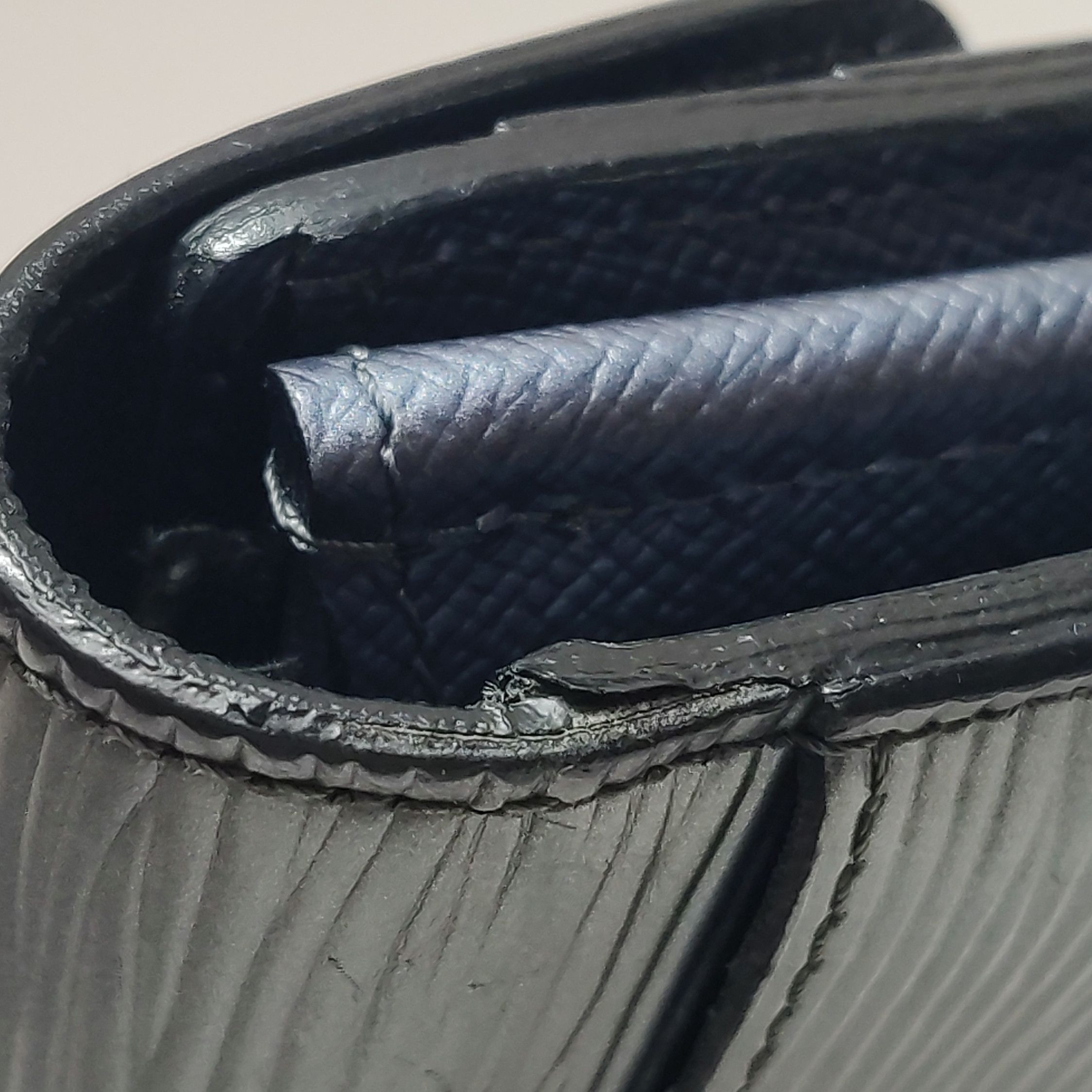 Louis Vuitton Louis Vuitton (LV) Sarah leather ripple snap wallet -y2506 Size ONE SIZE - 9 Thumbnail