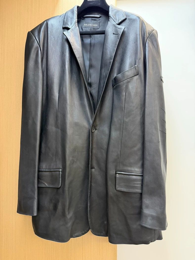 Balenciaga Balenciaga Sleeve Patch Logo Distressed Sheepskin Suit Jac Size US S / EU 44-46 / 1 - 1 Thumbnail
