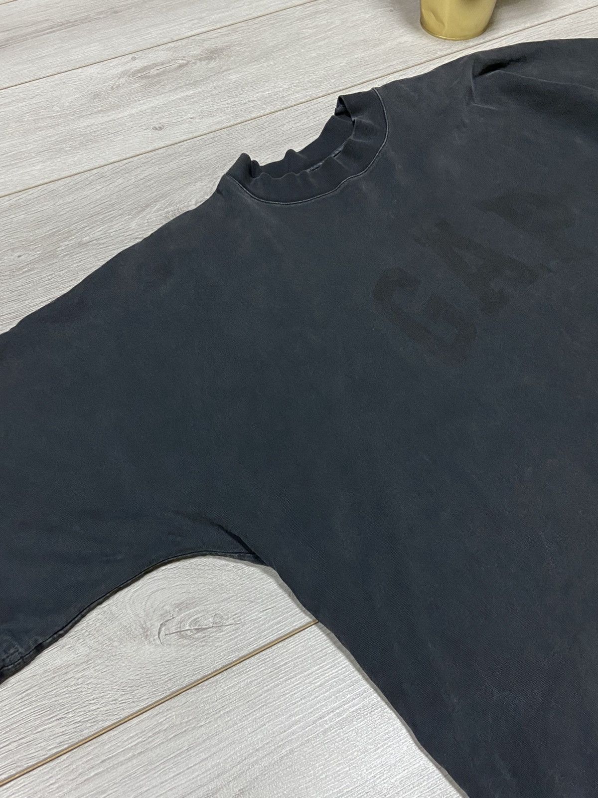 Balenciaga × Gap × Kanye West Yeezy Gap Balenciaga double layer dove No Seam Cropped Tee Size US L / EU 52-54 / 3 - 4 Thumbnail