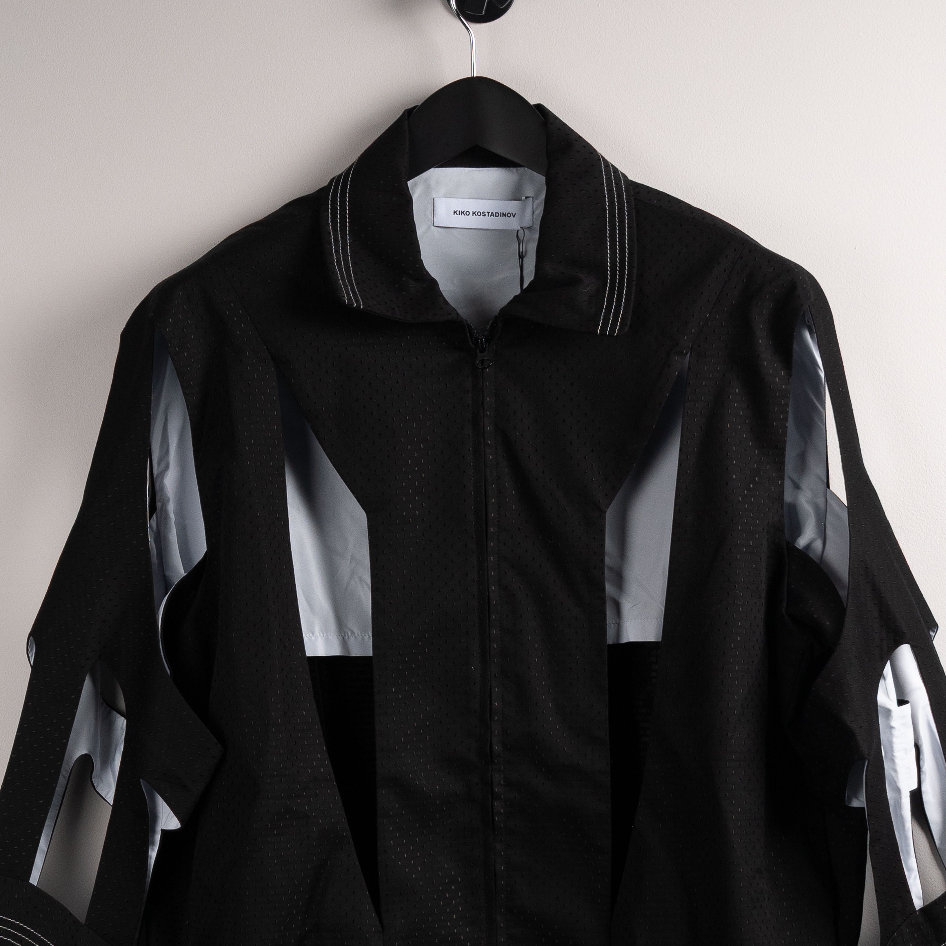 Kiko Kostadinov Kiko Kostadinov SS21 'Hydra' Cut Out Shell Jacket Black Size US XL / EU 56 / 4 - 5 Thumbnail