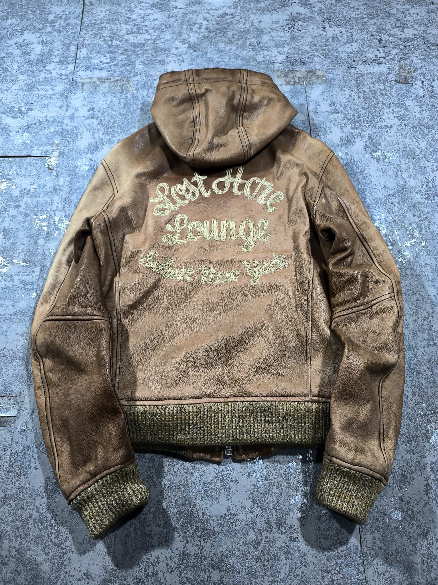 Schott vtg hooded naturally faded schott leather bomber Size US S / EU 44-46 / 1 - 1 Thumbnail