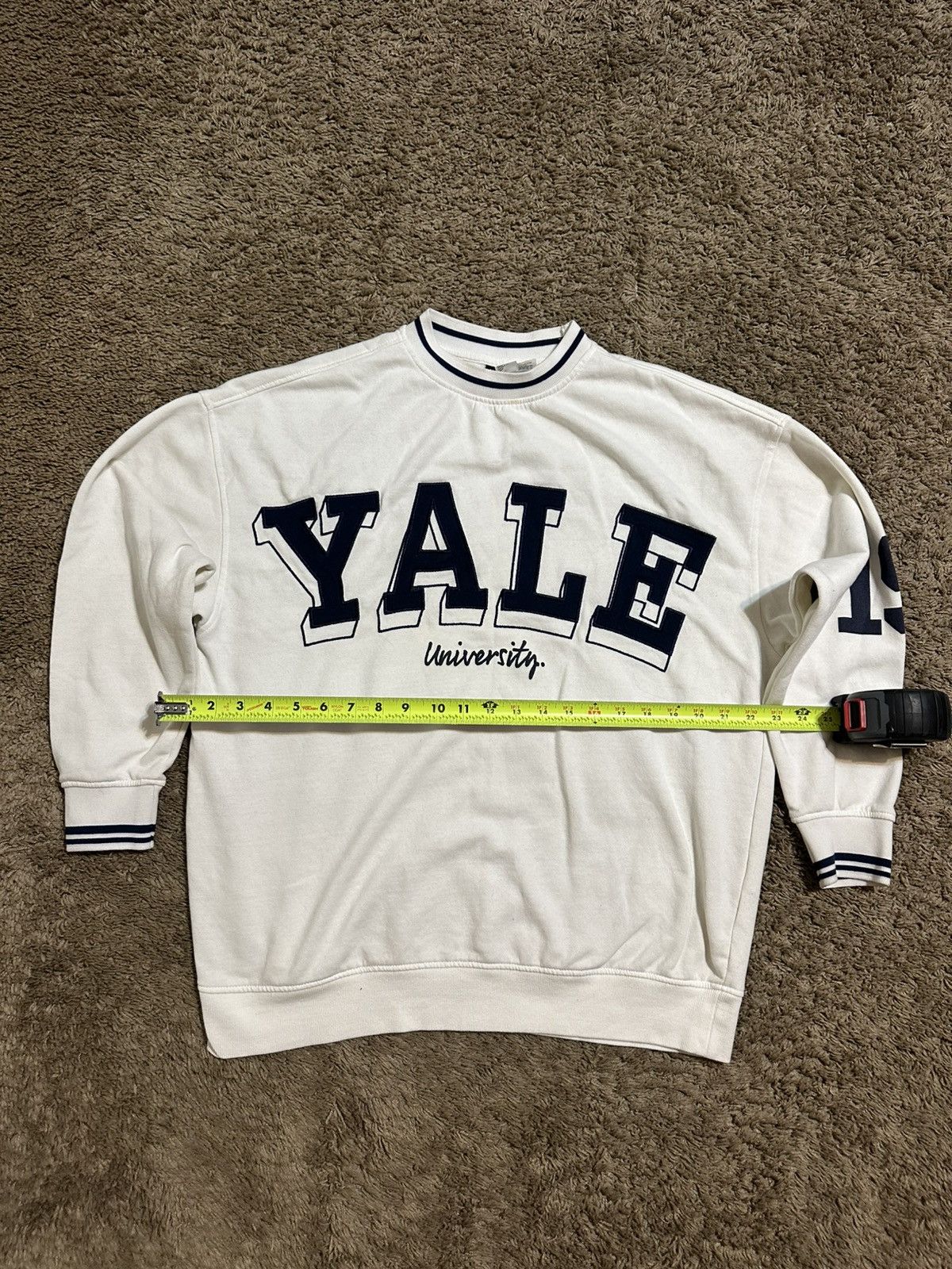 NCAA Vintage Woman’s Yale University White sweater 00s size small Size S / US 4 / IT 40 - 5 Thumbnail