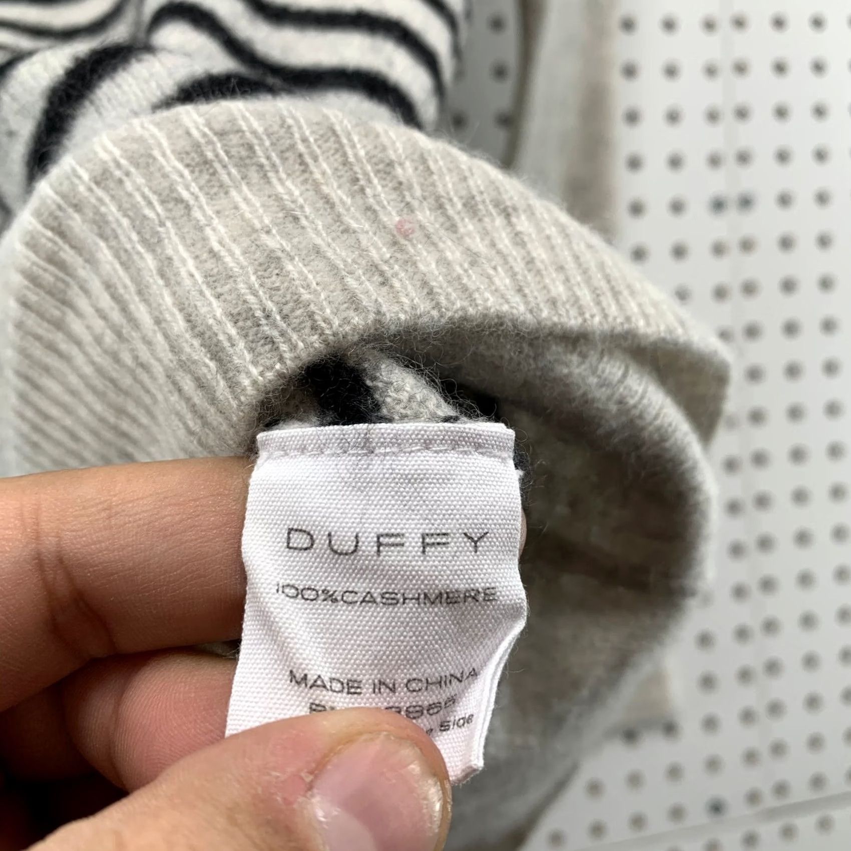 Vintage Duffy Sweater Womens Small Gray Striped Pullover 100% Cashmere Preppy Size S / US 4 / IT 40 - 5 Thumbnail