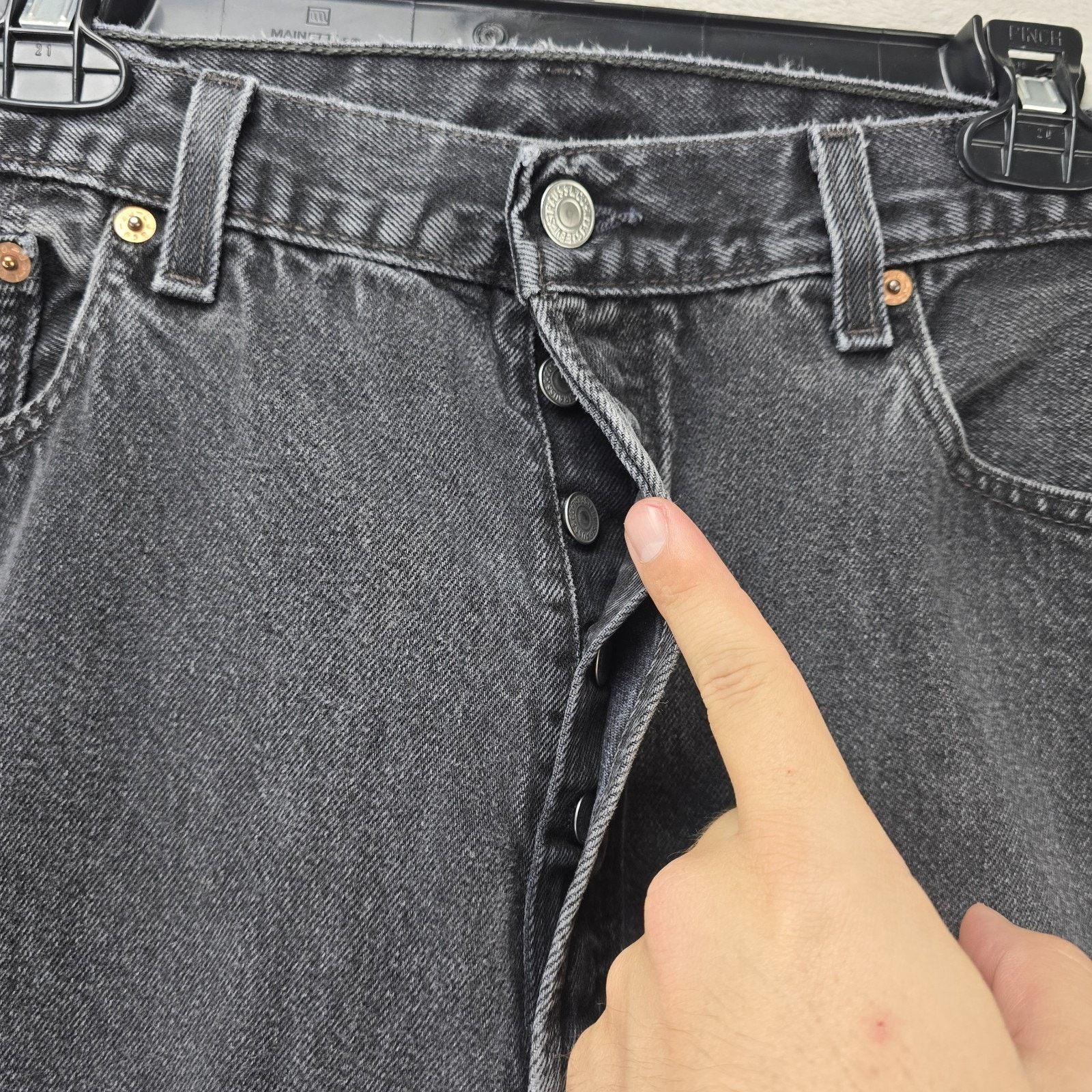 Levi's Vintage 90s Levis 501 Jeans Men 38x30 (Fits 38x26) Black USA Size US 38 / EU 54 - 3 Thumbnail