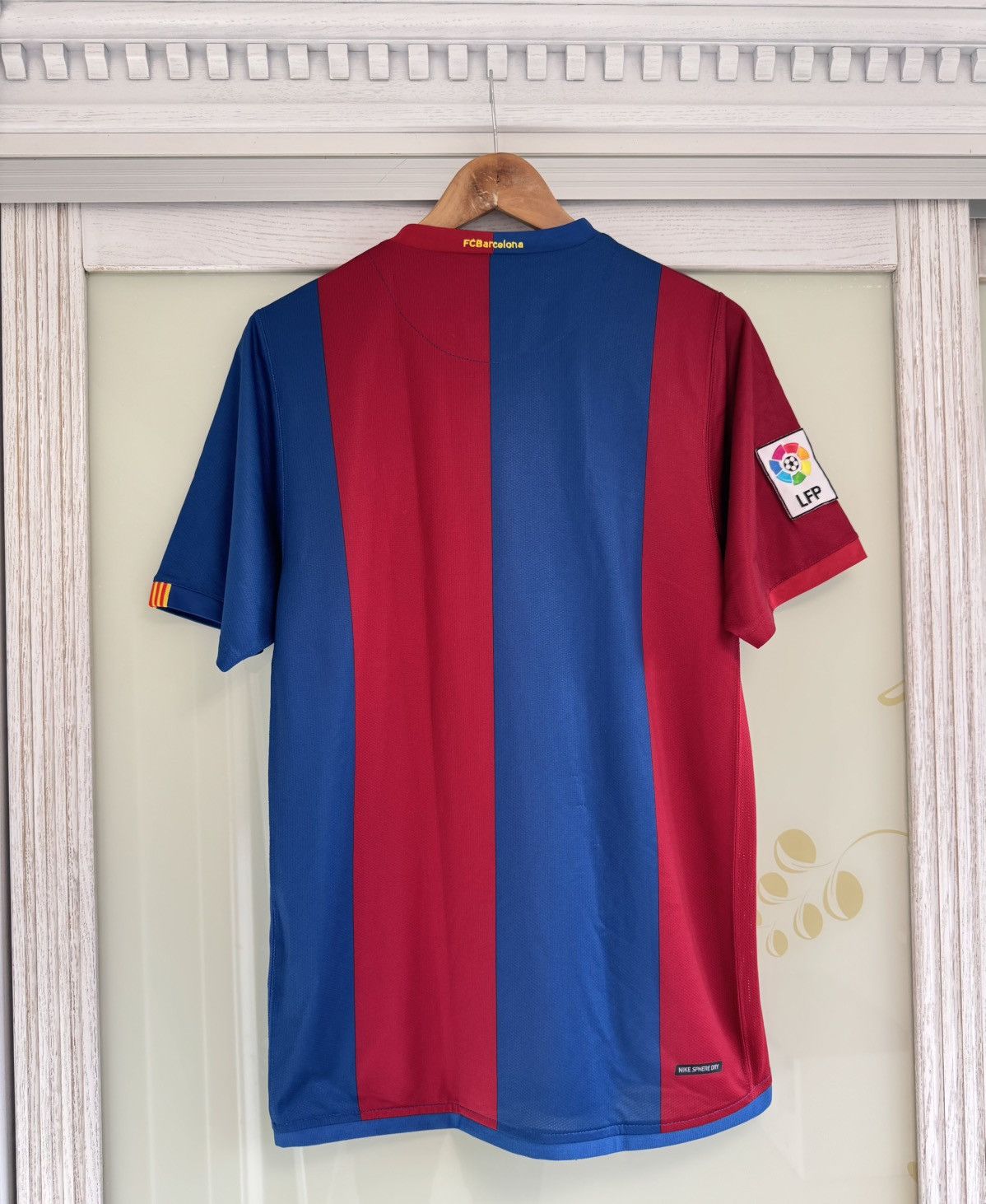 Nike Vintage Barcelona 2006-2007 Home Soccer Jersey Football Kit Size US M / EU 48-50 / 2 - 2 Thumbnail