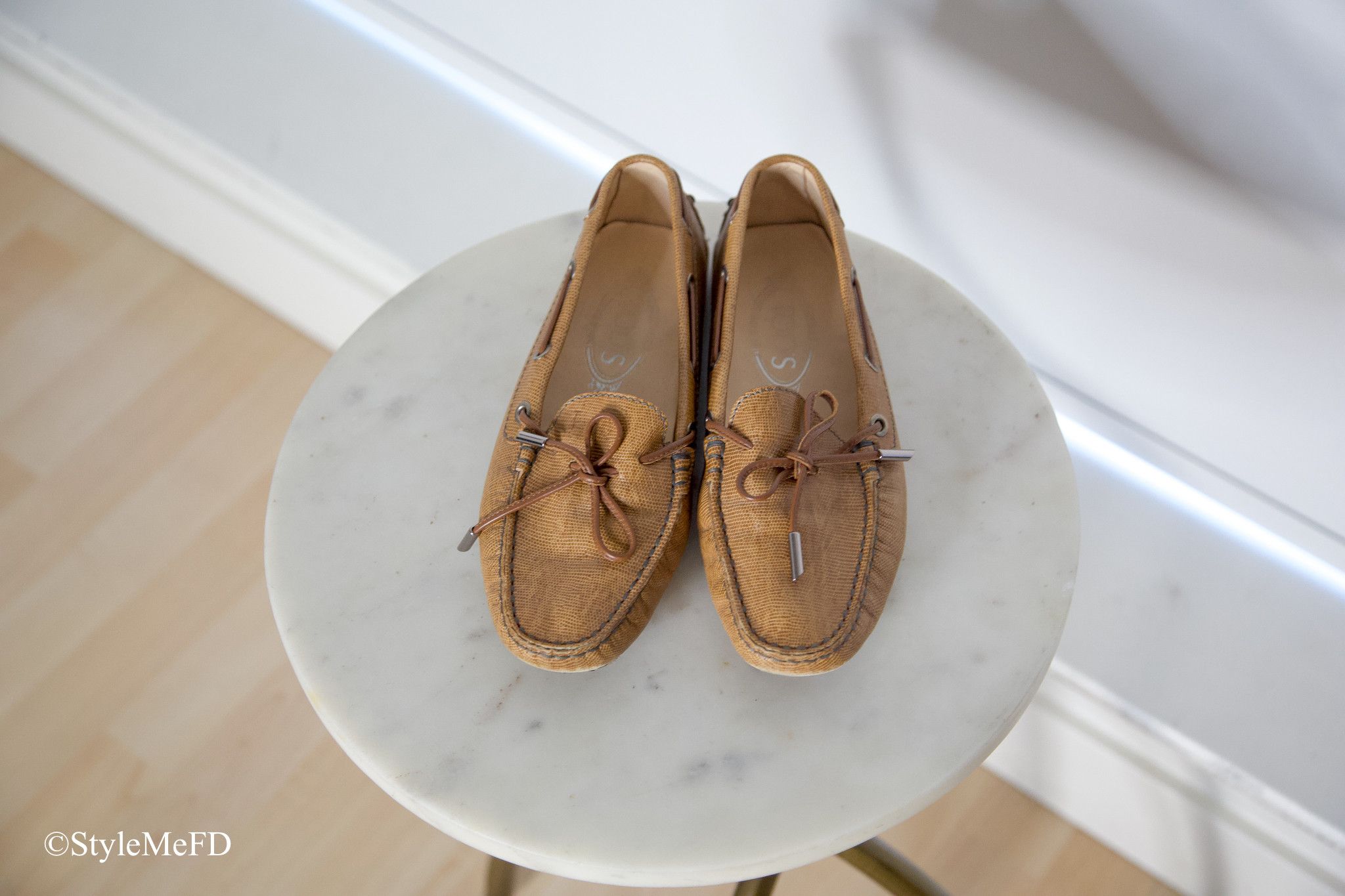 Tod's Tod's Beige Embossed Leather "Gommino Driving" Shoes Size US 8 / IT 38 - 1 Thumbnail