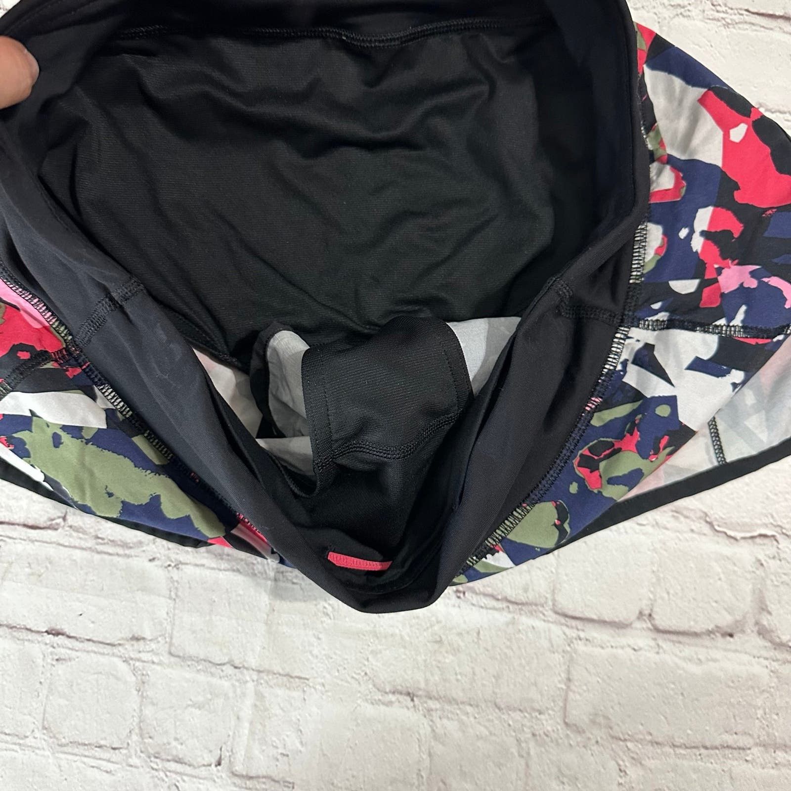 Lululemon lululemon shorts size 6 Size 28" / US 6 / IT 42 - 8 Thumbnail