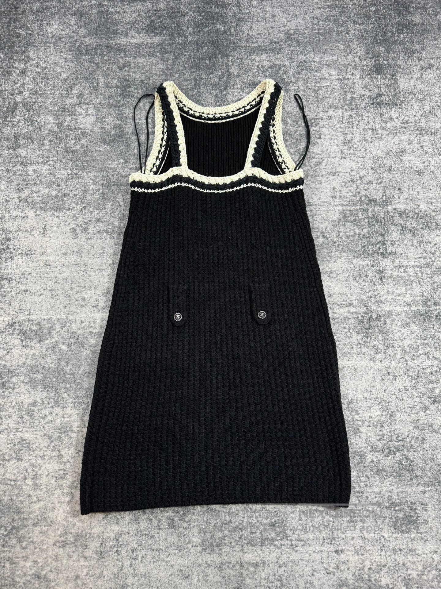 Chanel Chanel Black and White Knit Dress. Size XS / US 0-2 / IT 36-38 - 2 Thumbnail