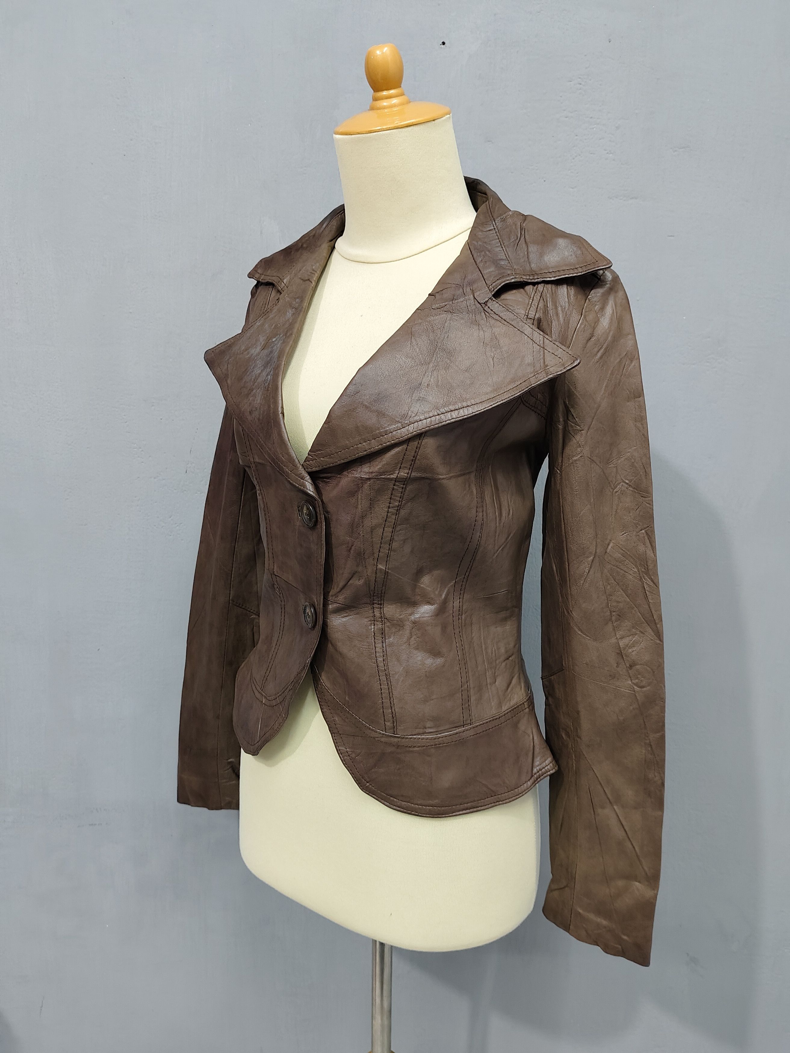 Vera Pelle 90s Vera Pelle🇮🇹 Tailored Cropped Leather Blazer Jacket Size S / US 4 / IT 40 - 2 Thumbnail