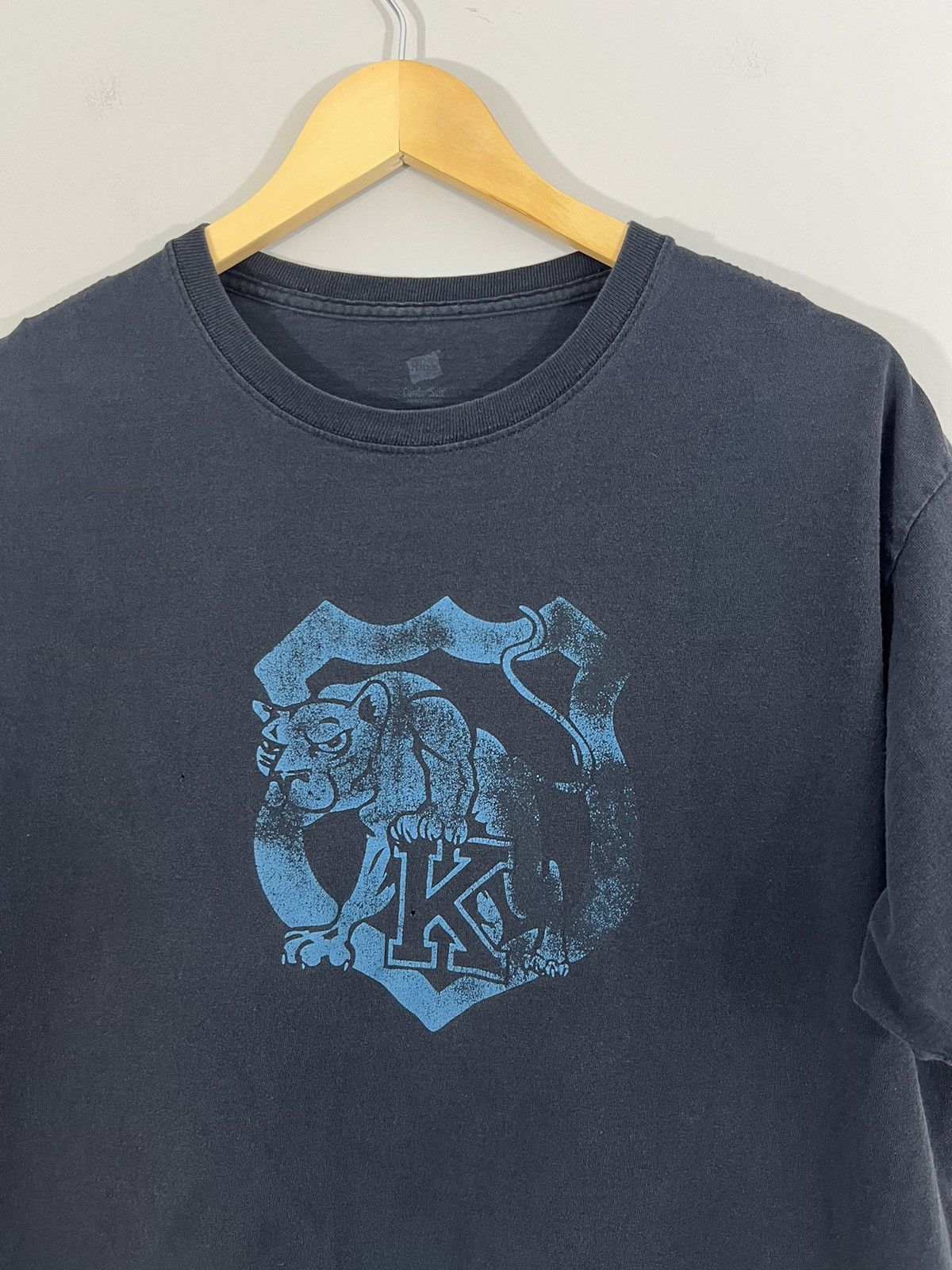 Vintage Sun Faded Black Cougars School Distressed Tee Size US L / EU 52-54 / 3 - 2 Thumbnail