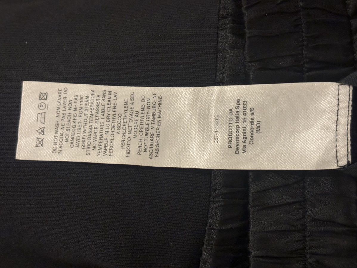 Rick Owens Rick Owen’s Larry short in black 100% cupro Size US 26 / EU 42 - 8 Thumbnail