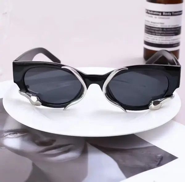 Japanese Brand Steampunk Rectangle Sunglasses for Women New Small Frames Pu Size ONE SIZE - 3 Thumbnail