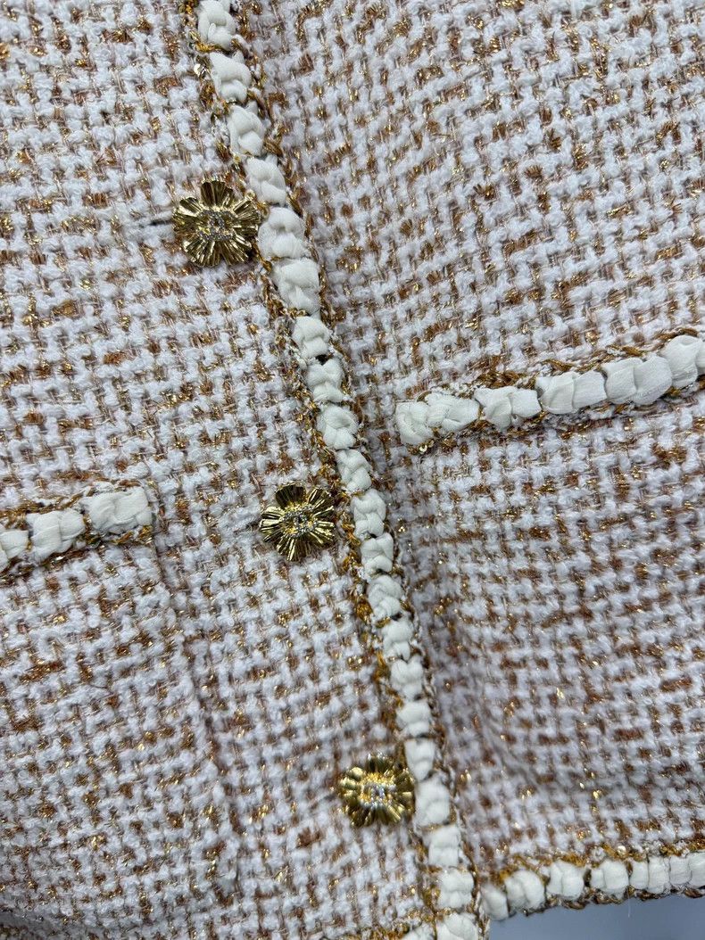 Chanel Chanel 26C gold stitched tweed four-pocket jacket Size XS / US 0-2 / IT 36-38 - 2 Thumbnail