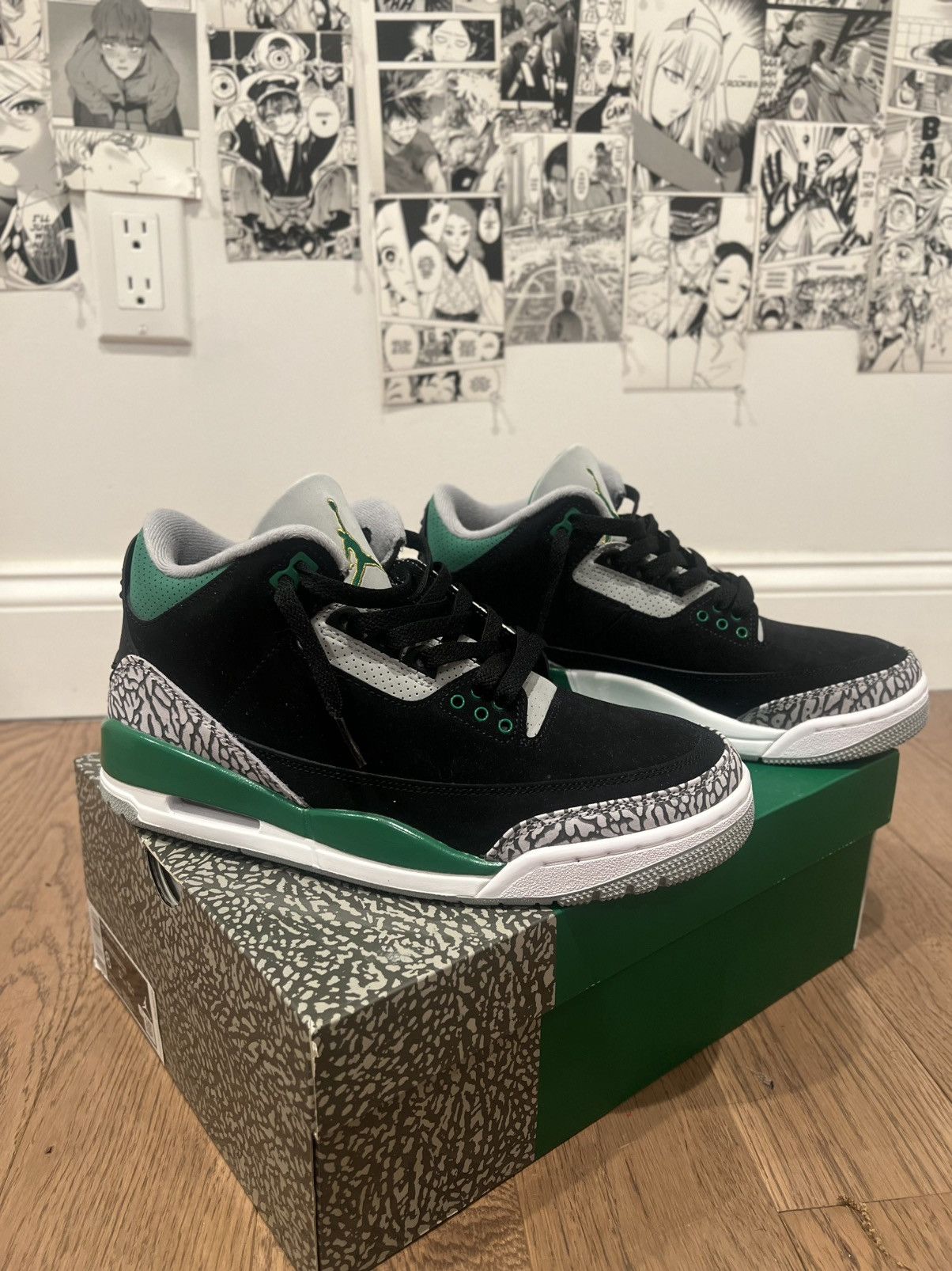 Jordan Brand Air Jordan 3s Pine Green Size US 8 / EU 41 - 2 Thumbnail