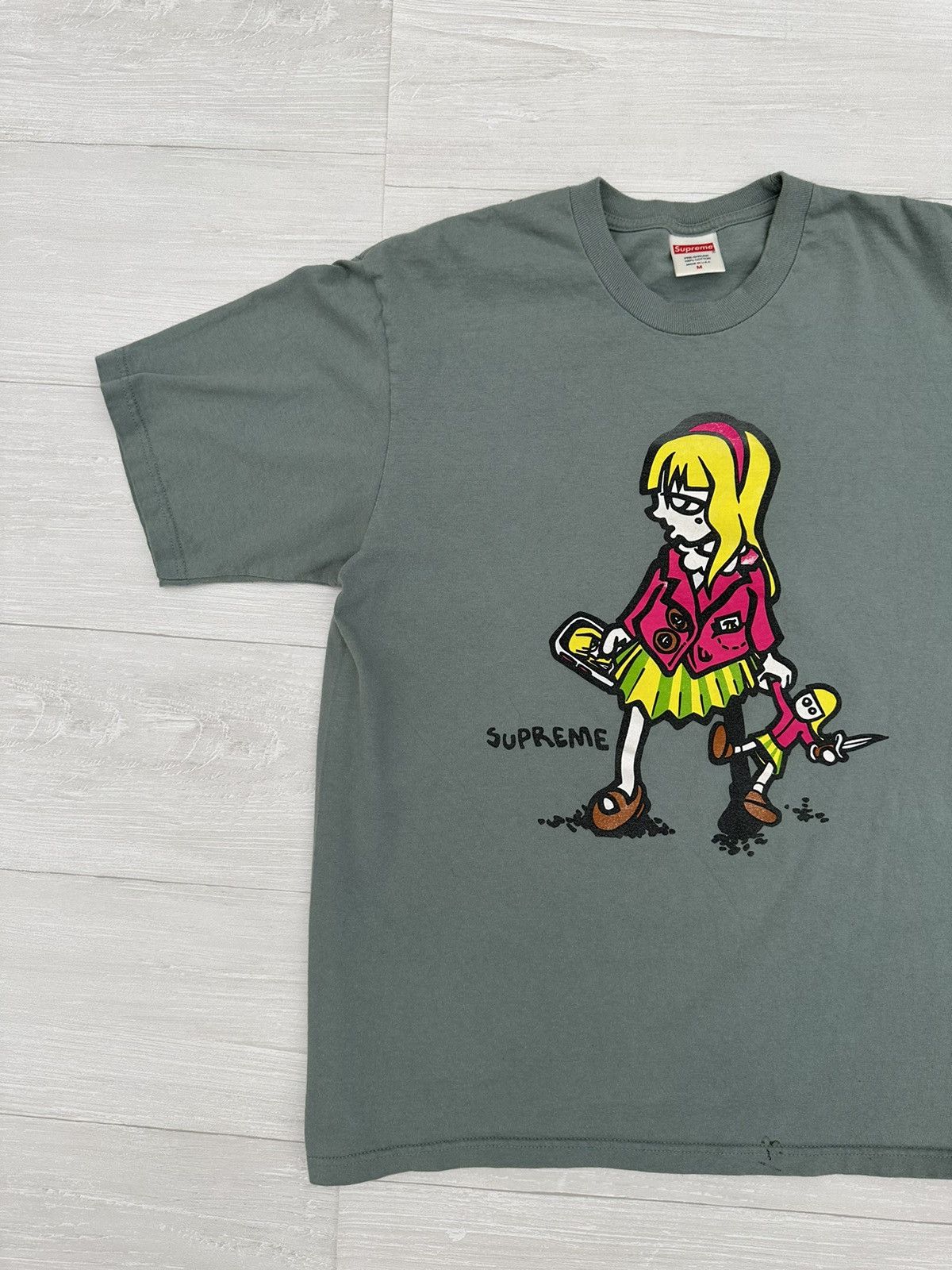 Supreme Supreme "Suzie Switchblade" Cartoon Logo Tee Dark Sage Green Size US M / EU 48-50 / 2 - 2 Thumbnail