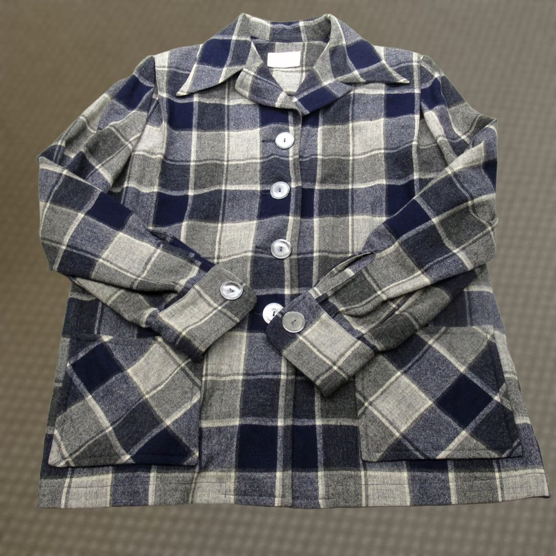 Pendleton VINTAGE Pendleton Wool Shirt Jacket Womens Large Blue Plaid Pockets USA Made VTG 50's Woman Shirt Jacket Blue Size L / US 10 / IT 46 - 1 Thumbnail