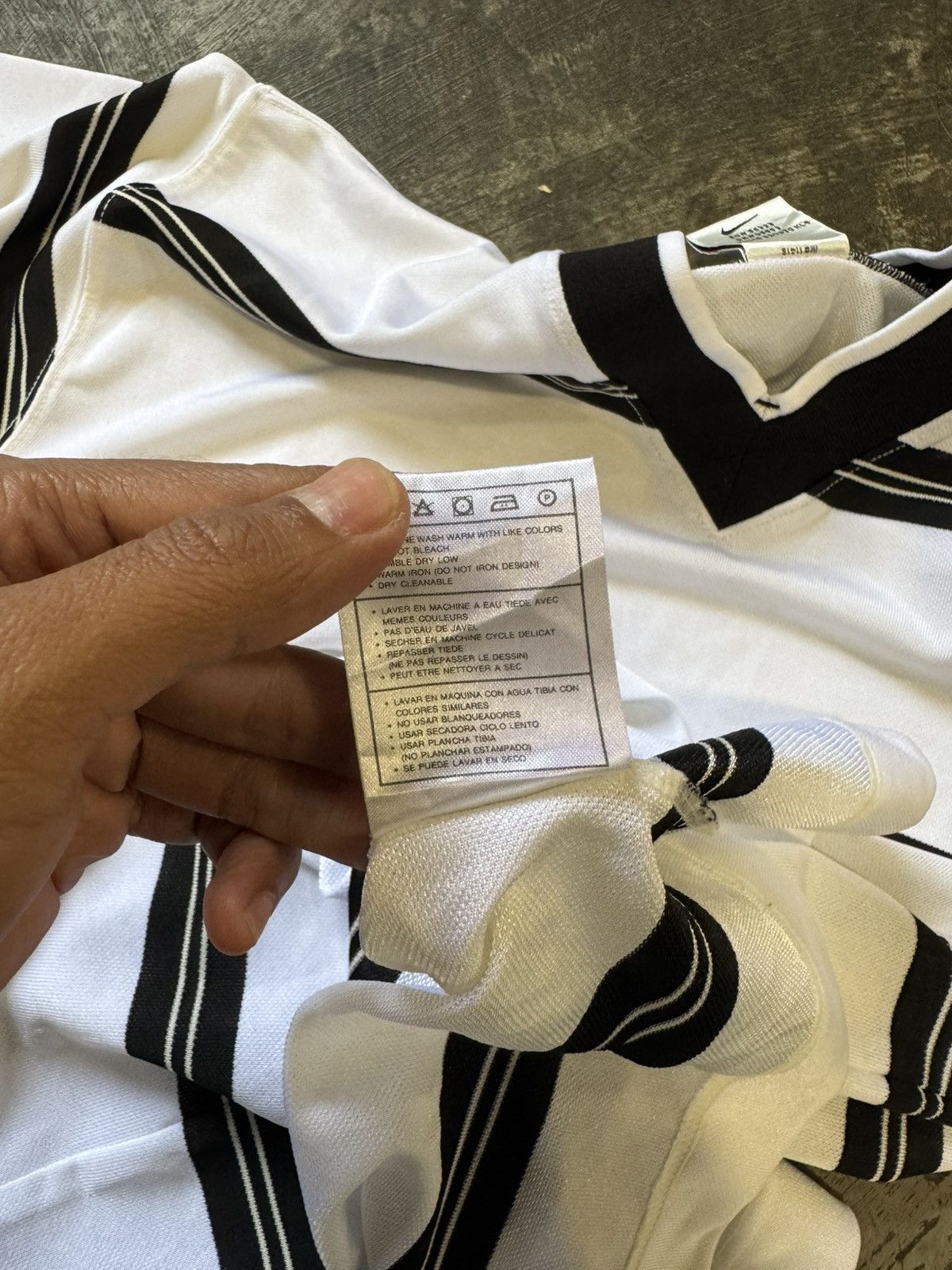 Nike VINTAGE 90’S JERSEY PUMAS UNAM STRIPED BY NIKE SHIRT Size US M / EU 48-50 / 2 - 8 Thumbnail