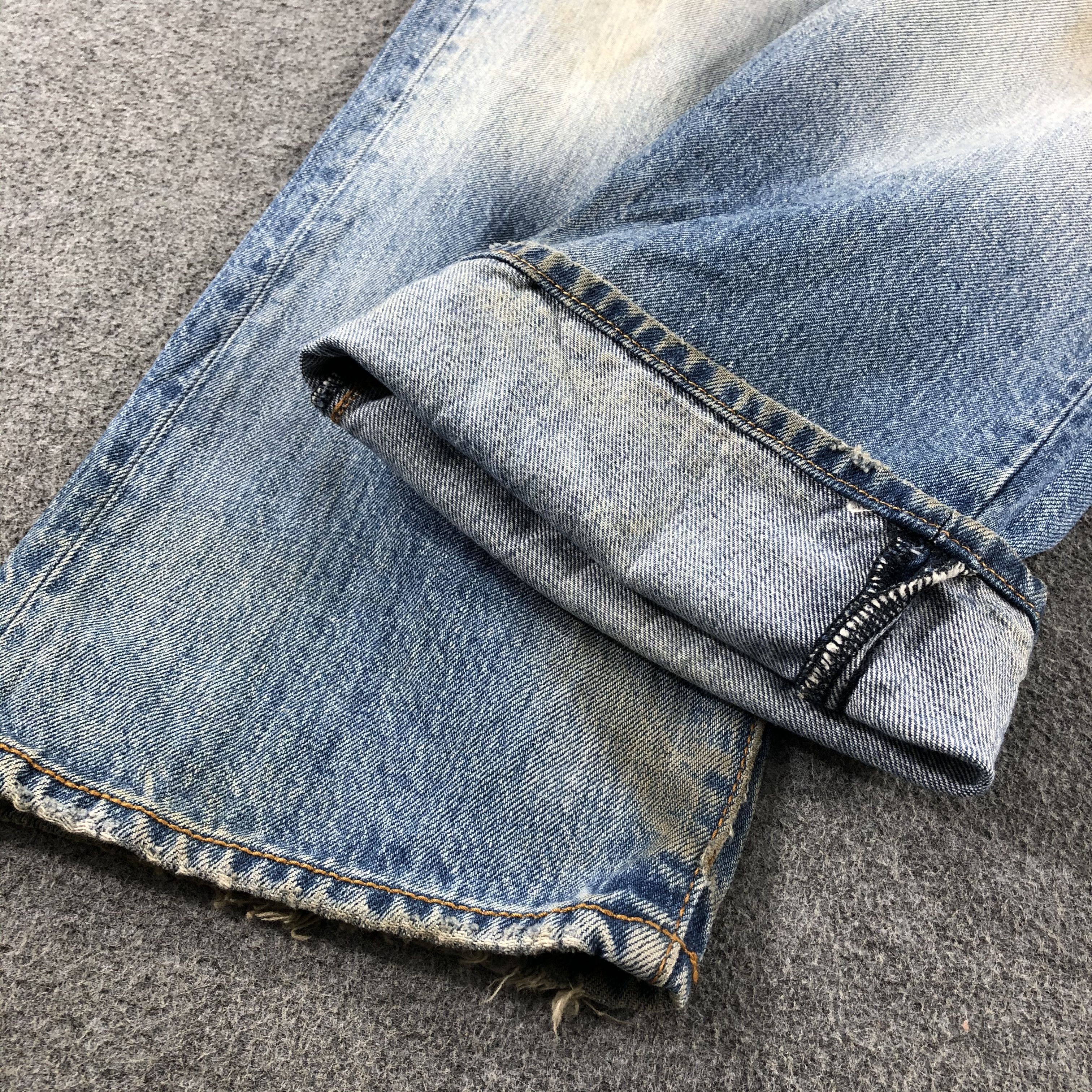 Levi's Vintage Blue Wash Levis 501 Jeans-J2645 Size US 35 - 7 Thumbnail