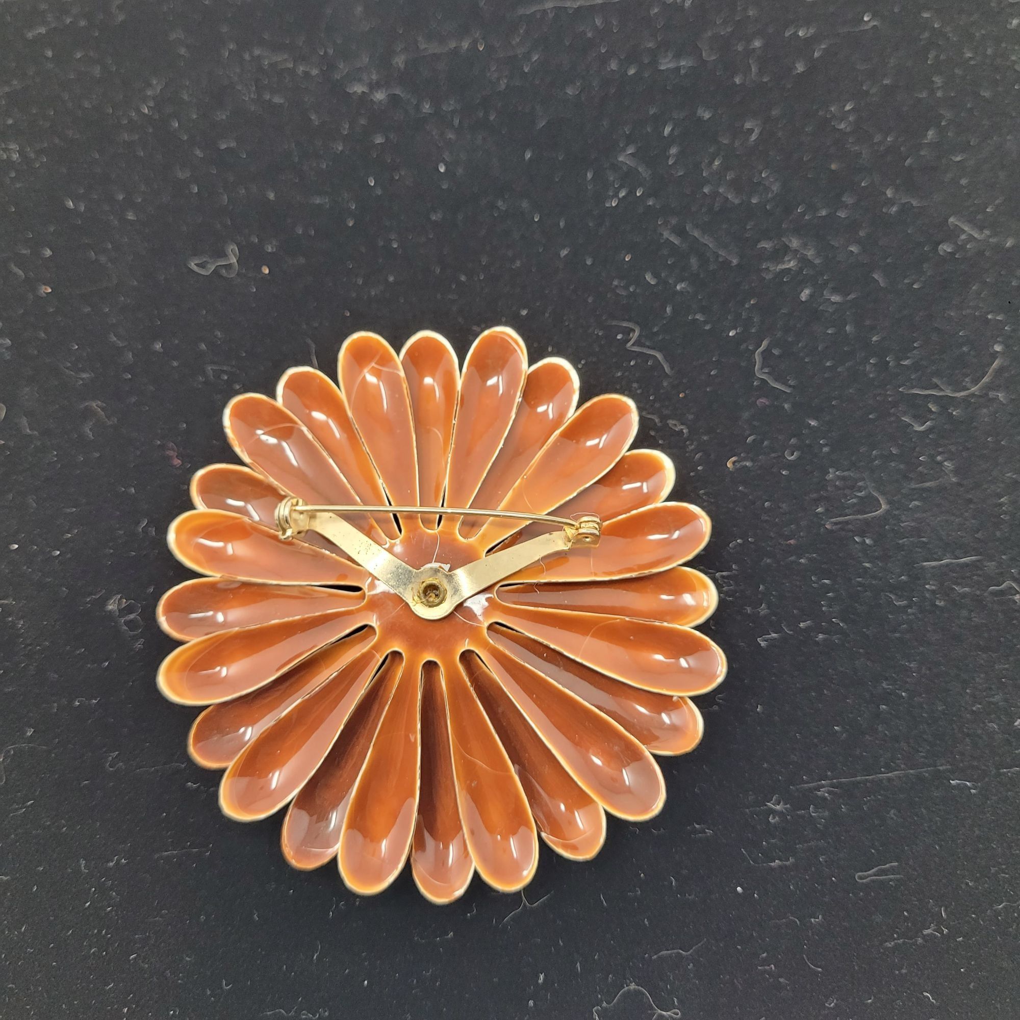 Vintage Vintage 60s Brown Orange Enamel Flower Brooch Pin Mid-Centur Size ONE SIZE - 5 Thumbnail