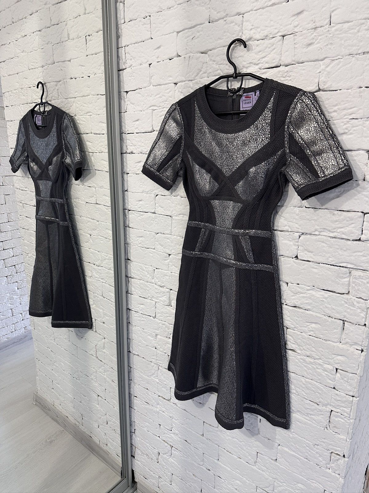 Herve Leger Herve Leger by Max Azria Bodycon Dress XXS Black Silver NWOT Size XXS / US 00 / IT 34 - 1 Thumbnail