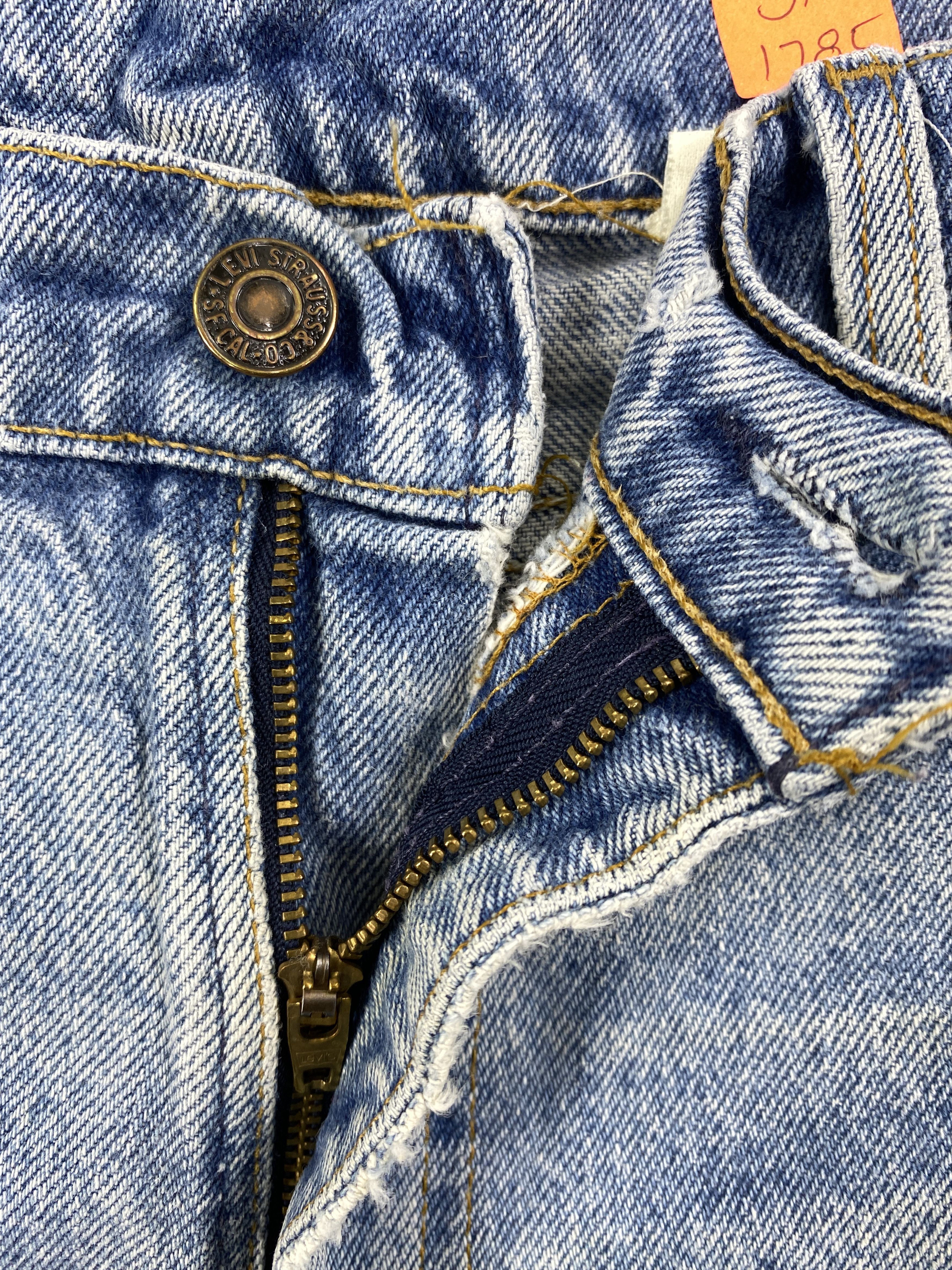 Levi's 90's Blue Wash Vintage Levi's 550 USA 33x29 Denim -JN1785 Size US 33 - 6 Thumbnail