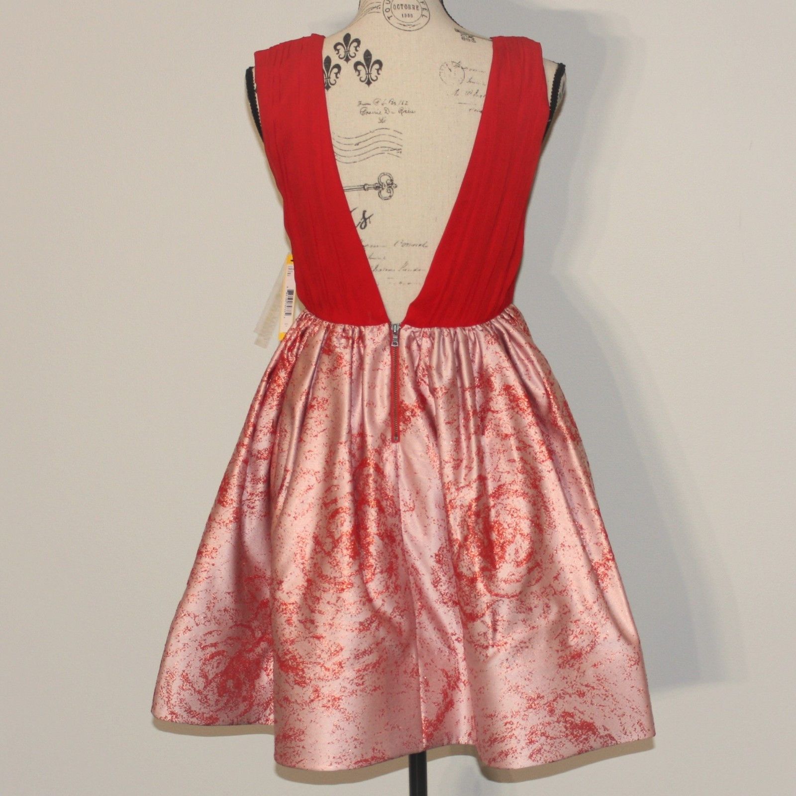 Alice + Olivia Kirie Silk & Metallic Jacquard Dress in Red Color and size 6 Size M / US 6-8 / IT 42-44 - 13 Thumbnail