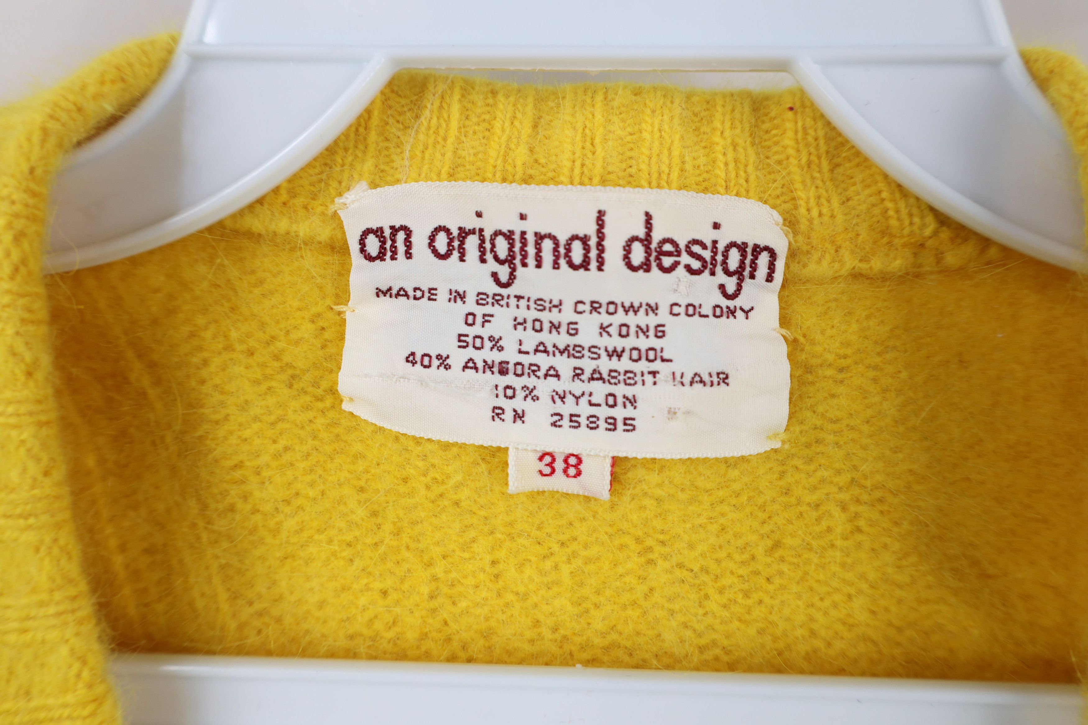 Vintage Vintage 60s Streetwear Lambswool Knit Sweater Vest Yellow Size S / US 4 / IT 40 - 6 Thumbnail