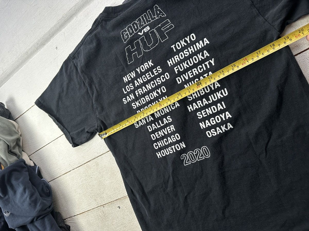 Huf 🚨GODZILLA VS HUF 2020 BIG LOGO t shirt sk8 rap black Size US M / EU 48-50 / 2 - 13 Thumbnail